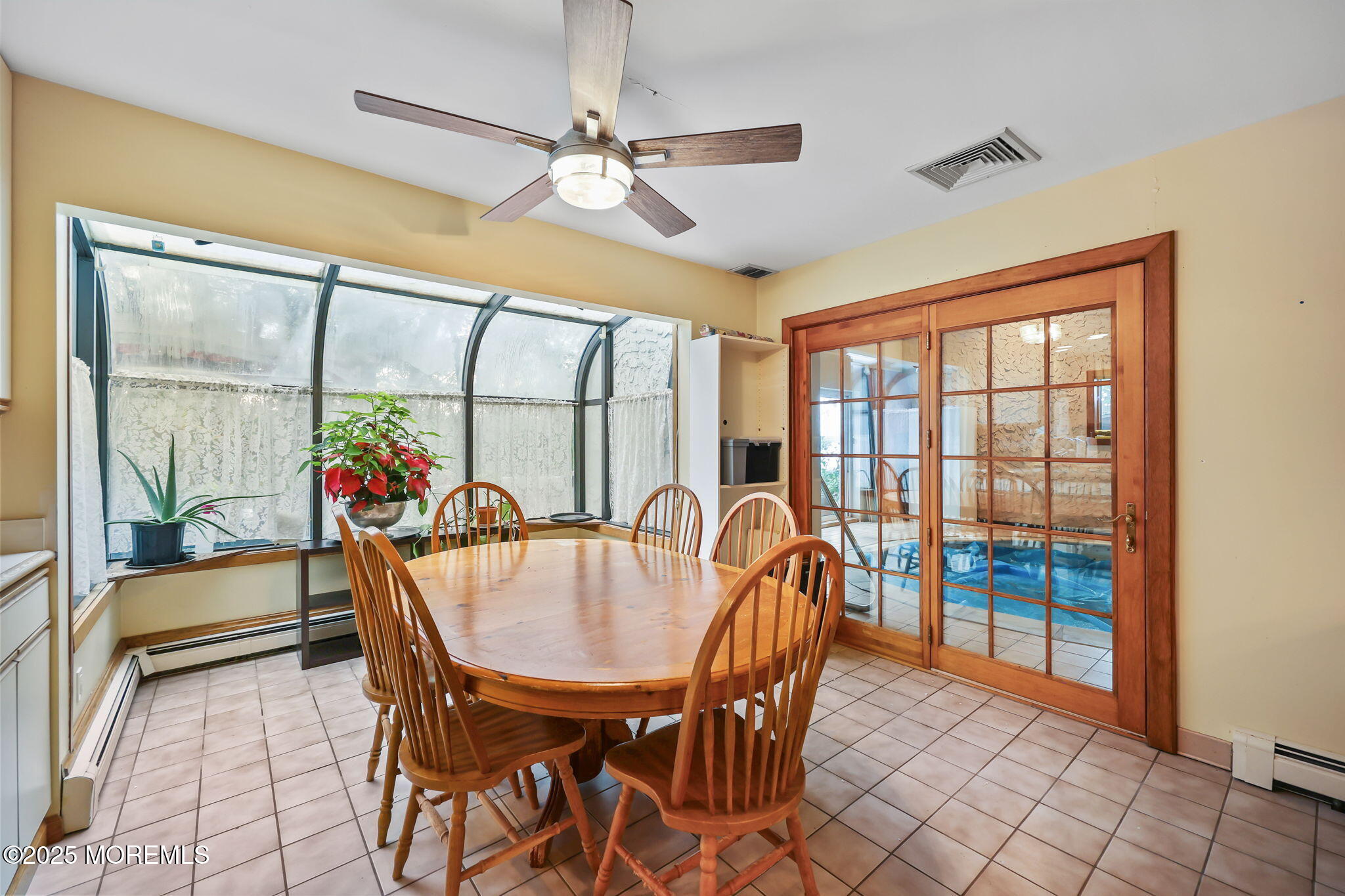 10 W Riverside Drive