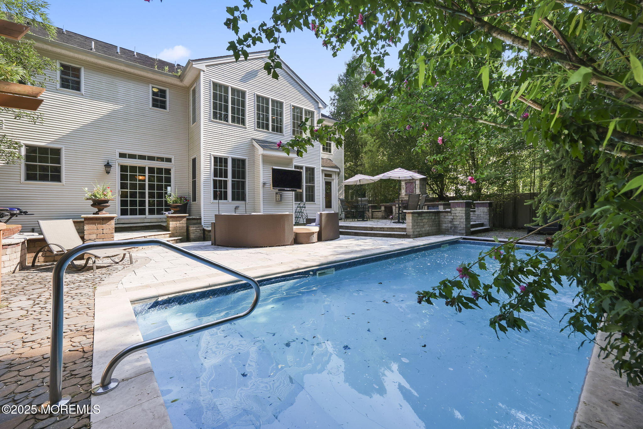 7 Trumbull Court