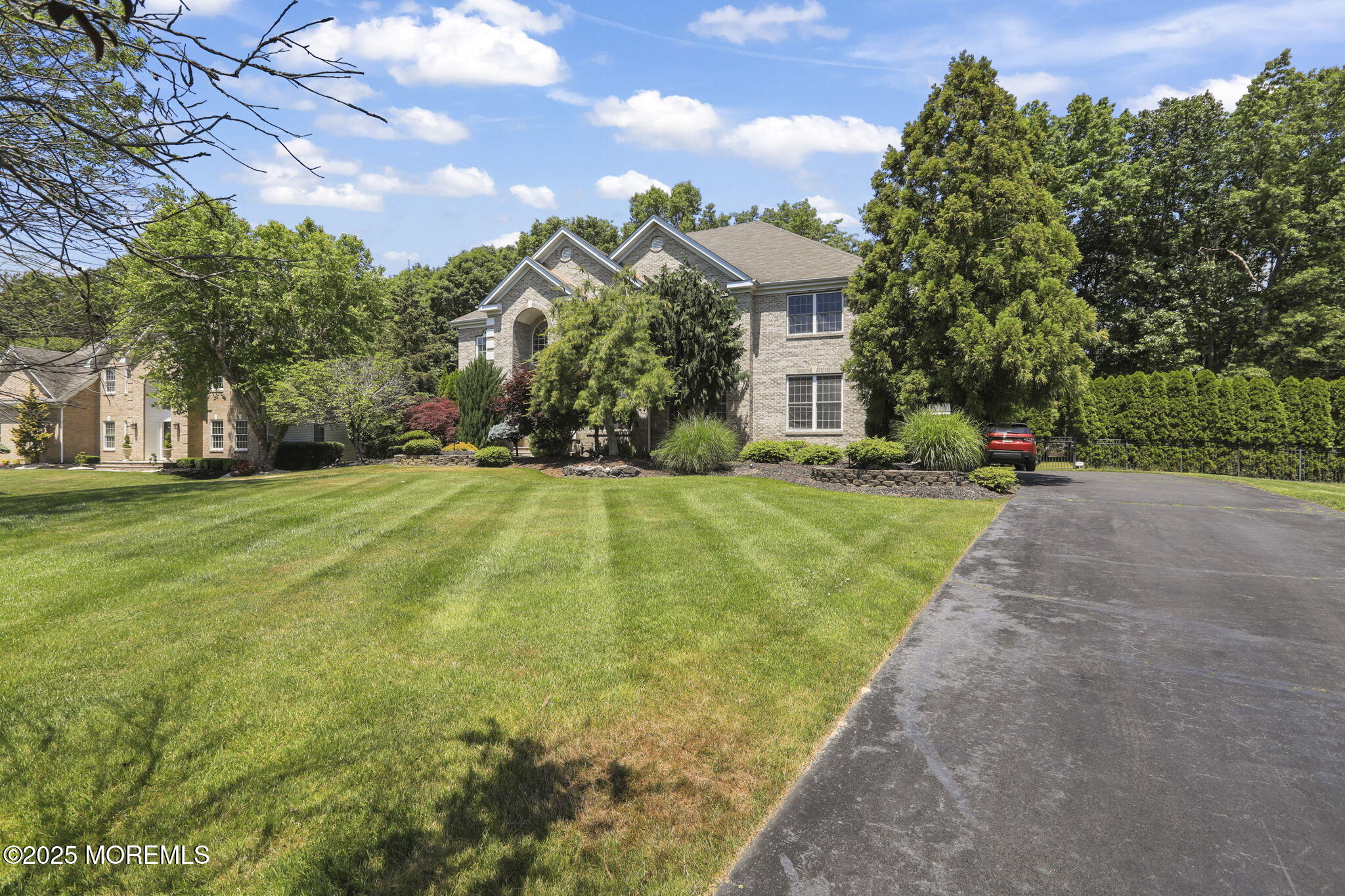 7 Round Hill Road
