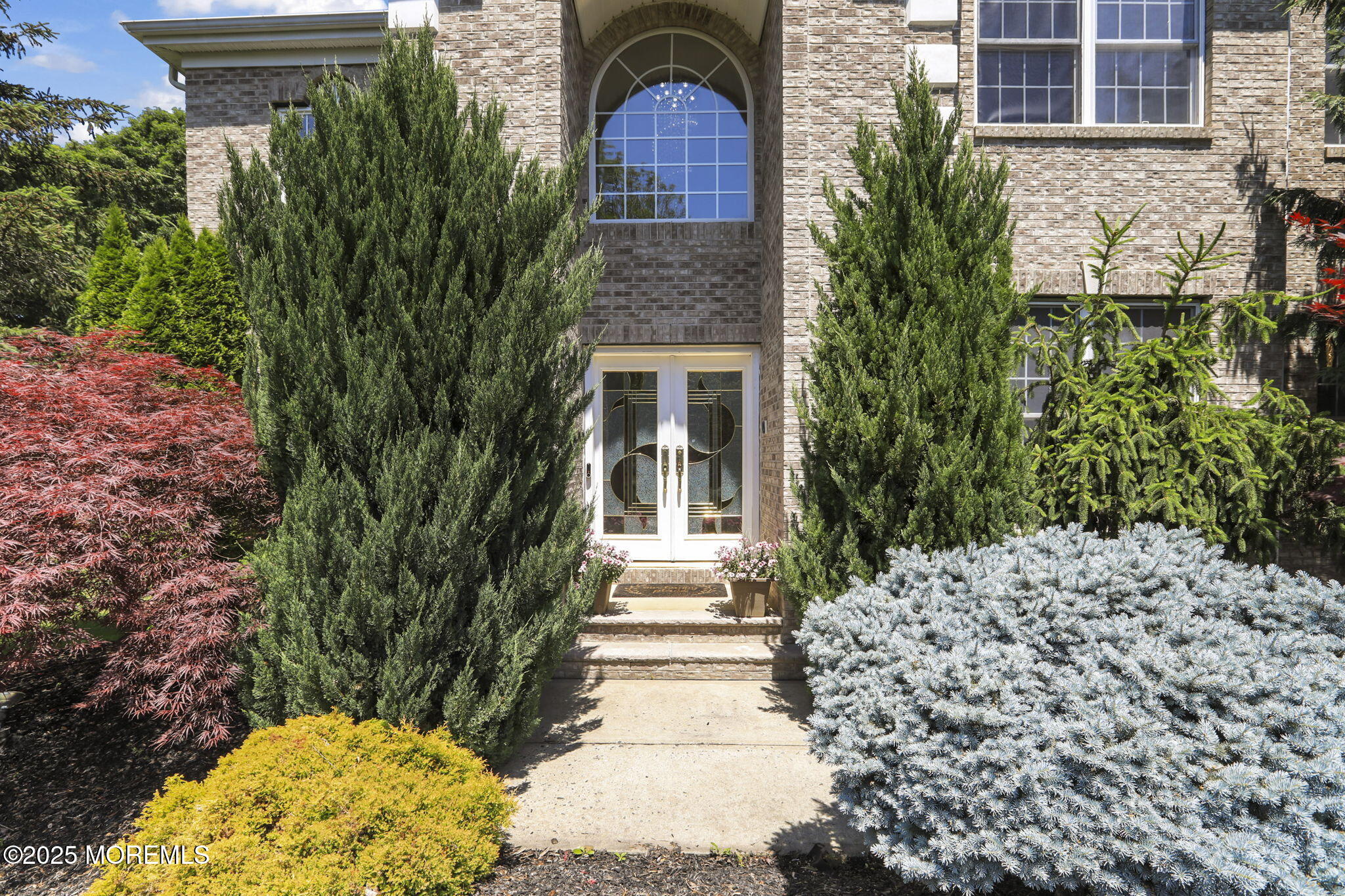 7 Round Hill Road