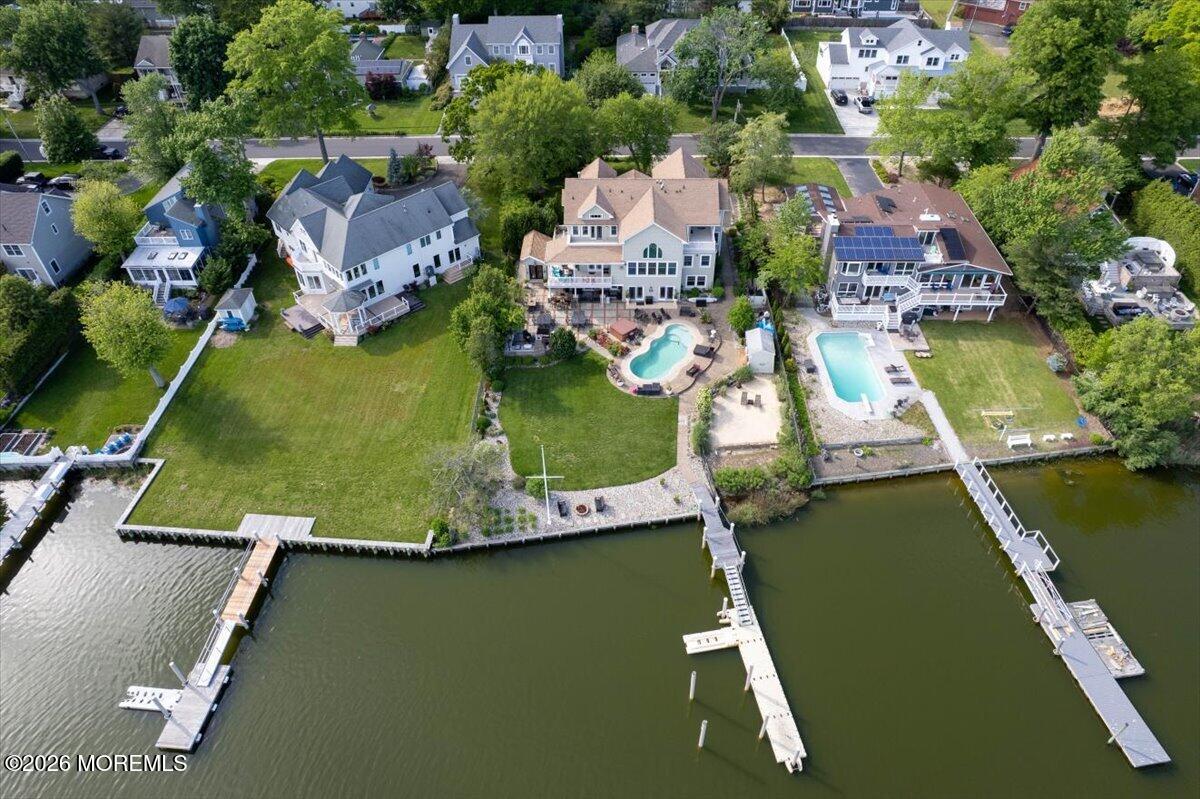 68 Seneca Place