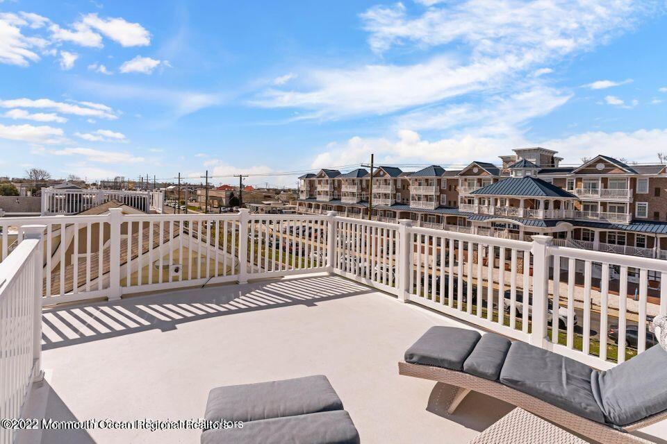 369 W 8th Street 4