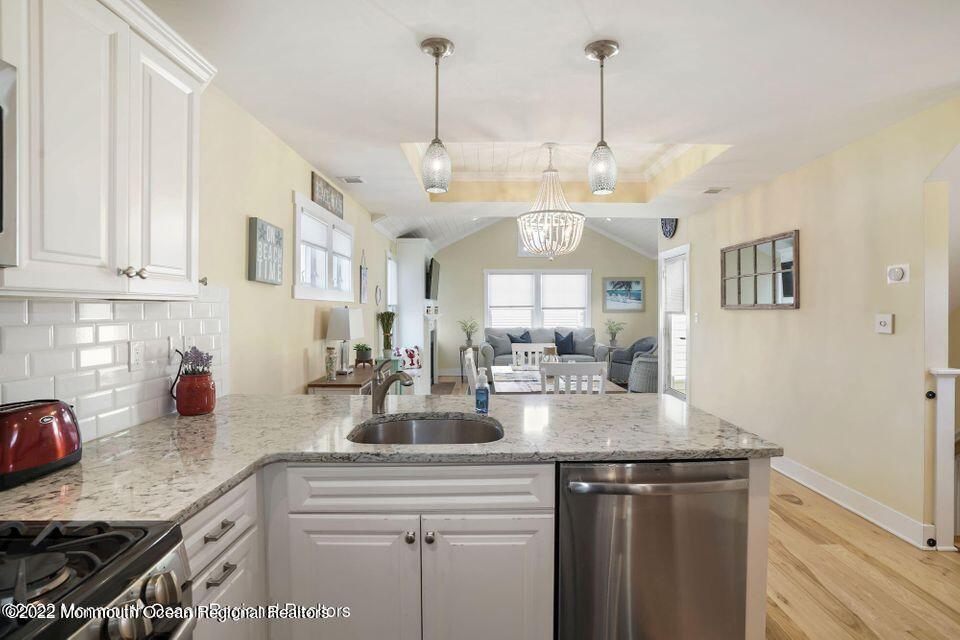 369 W 8th Street 4