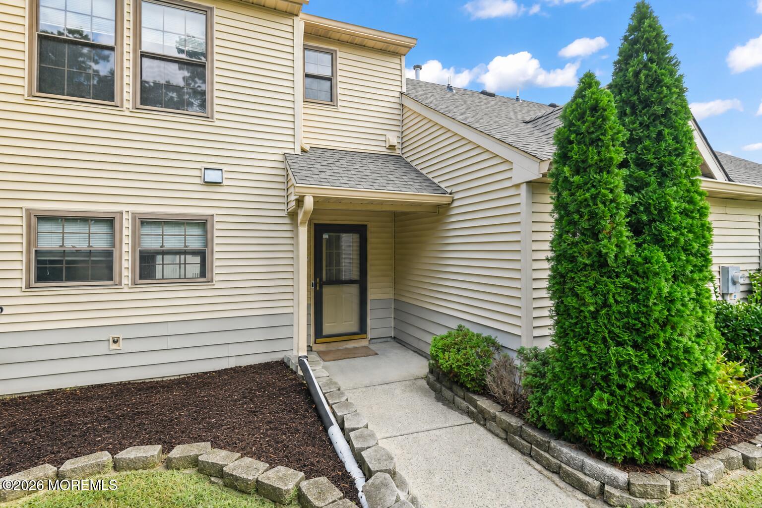 807 Ivy Court