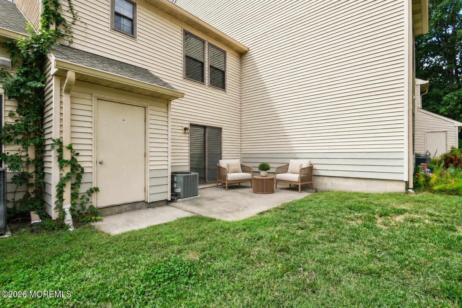 807 Ivy Court