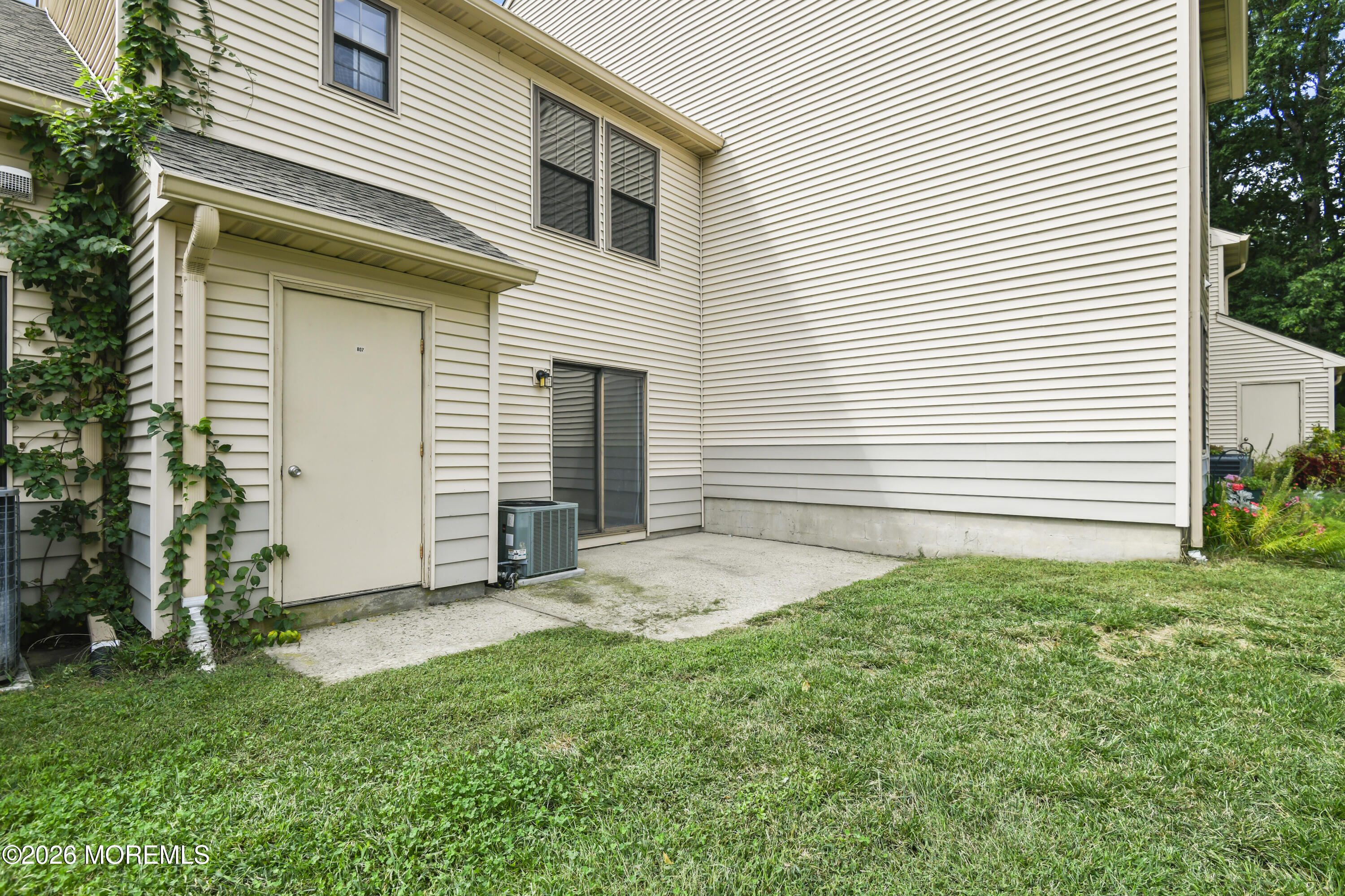807 Ivy Court
