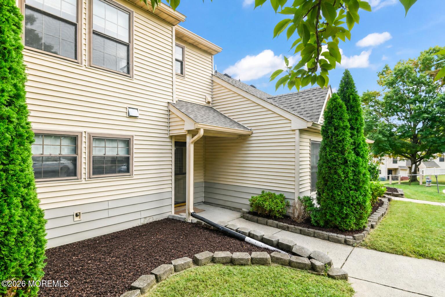 807 Ivy Court