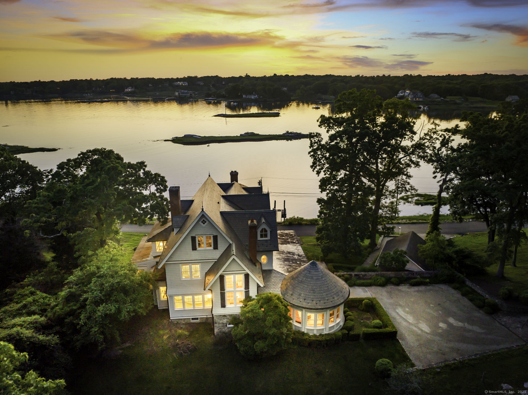 31 Contentment Island Road