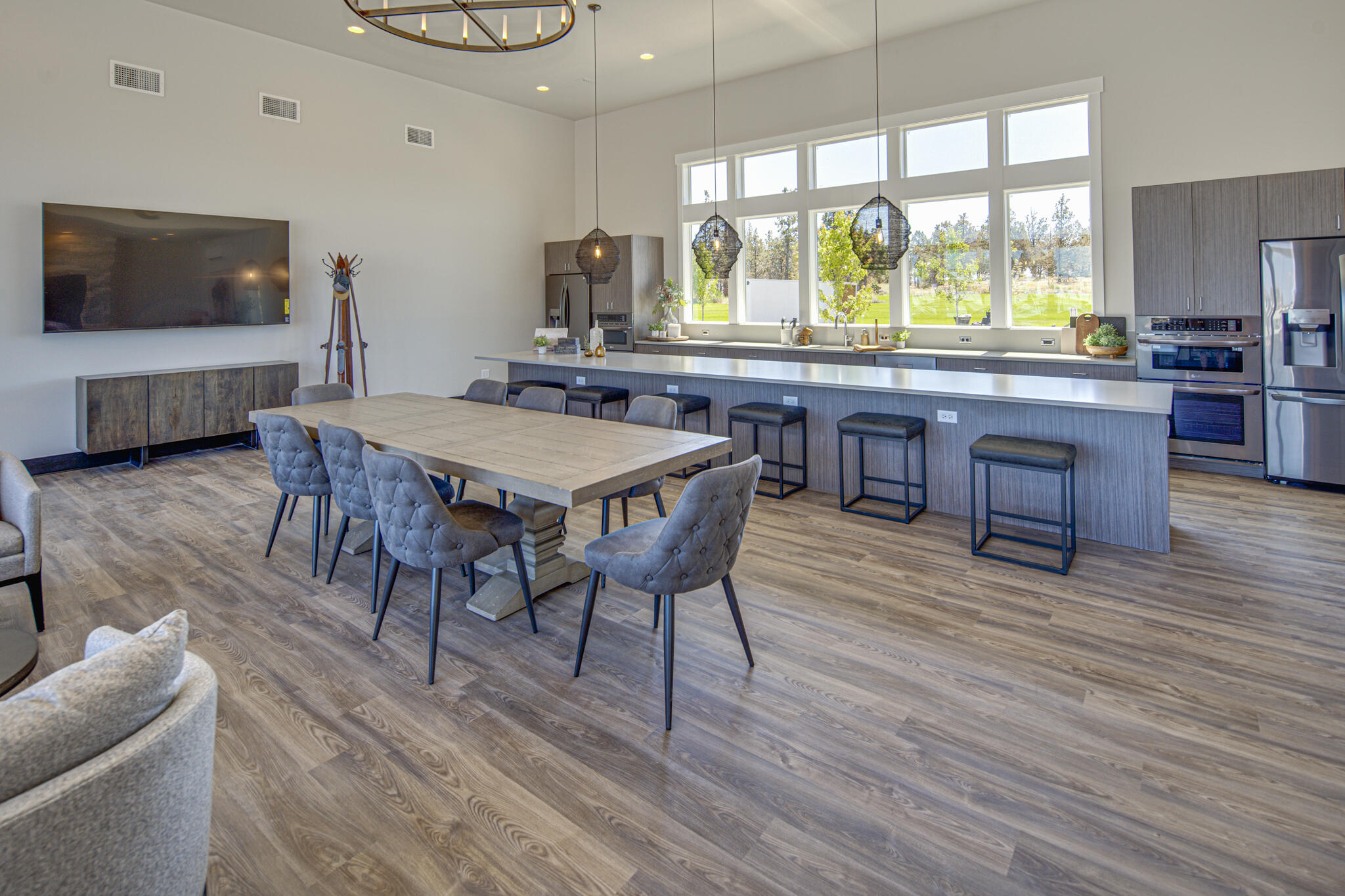 3833 NE Tellus Drive