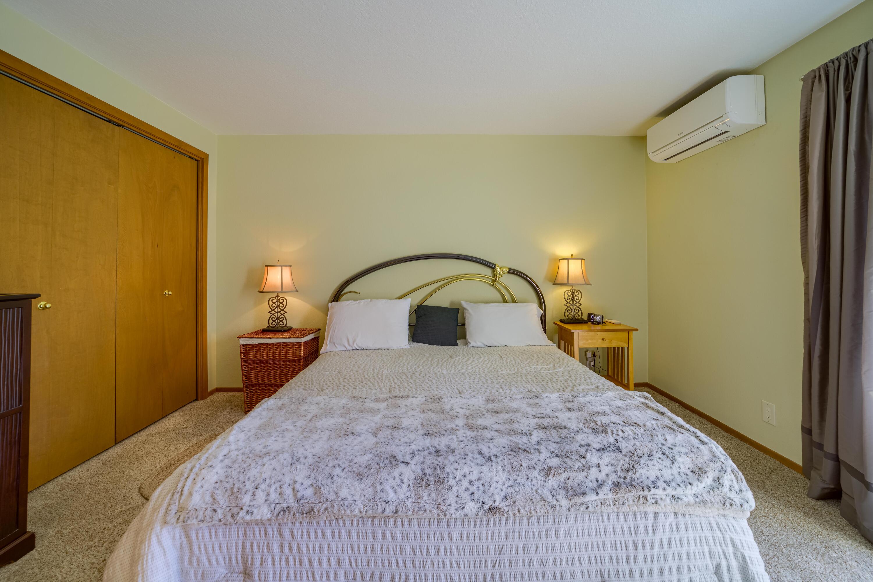 1050 NE Butler Market Road, Unit 11