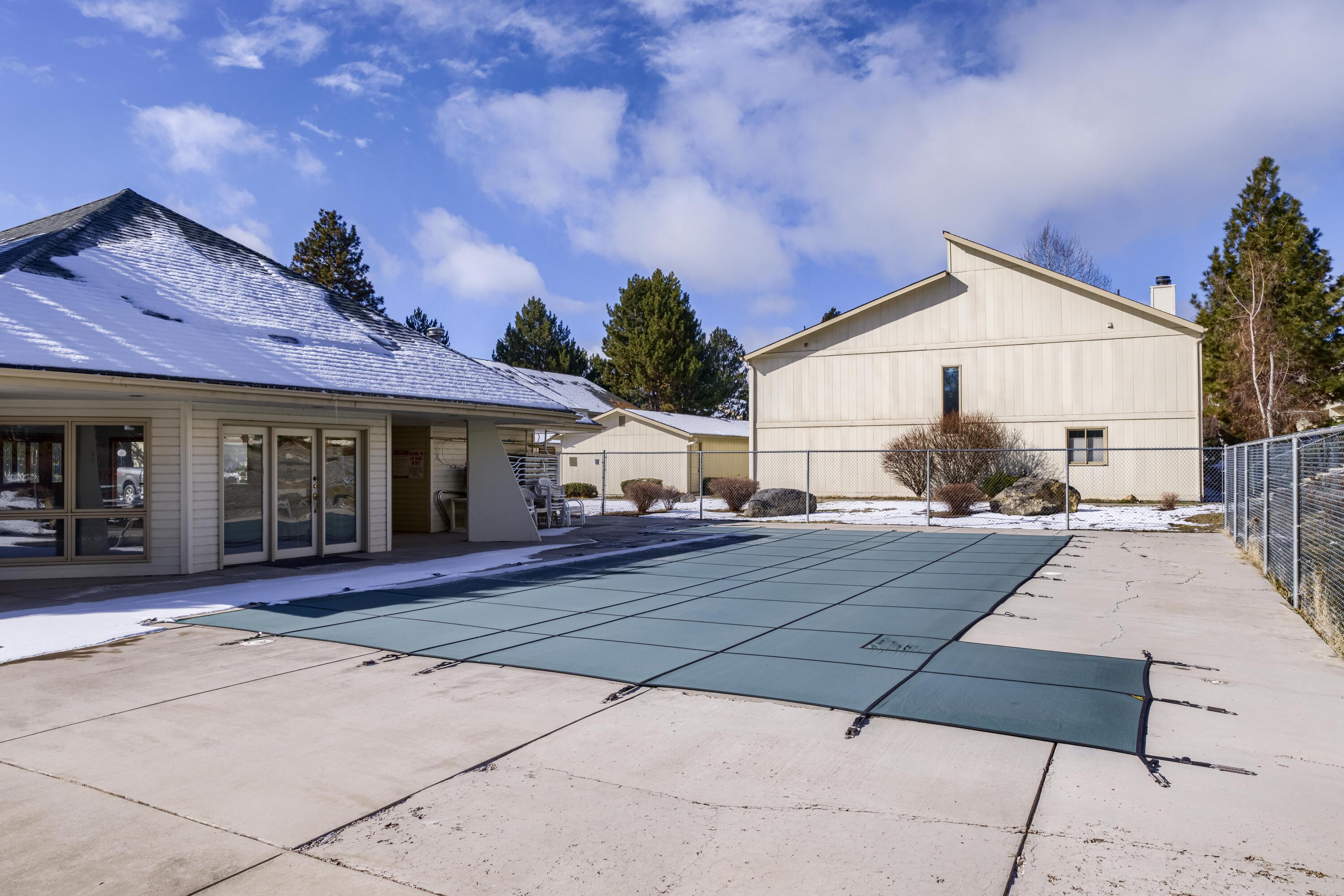 1050 NE Butler Market Road, Unit 11