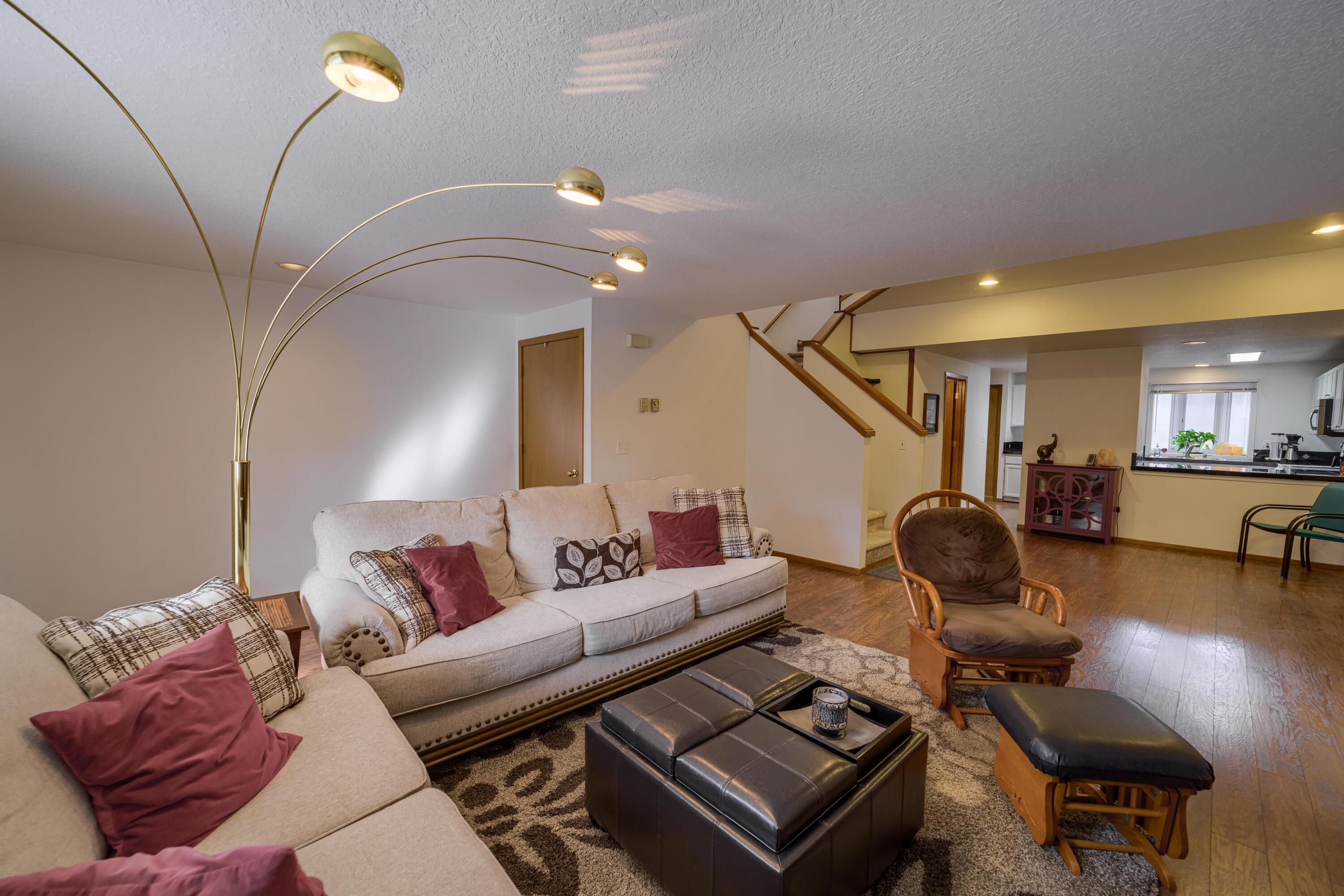 1050 NE Butler Market Road, Unit 11