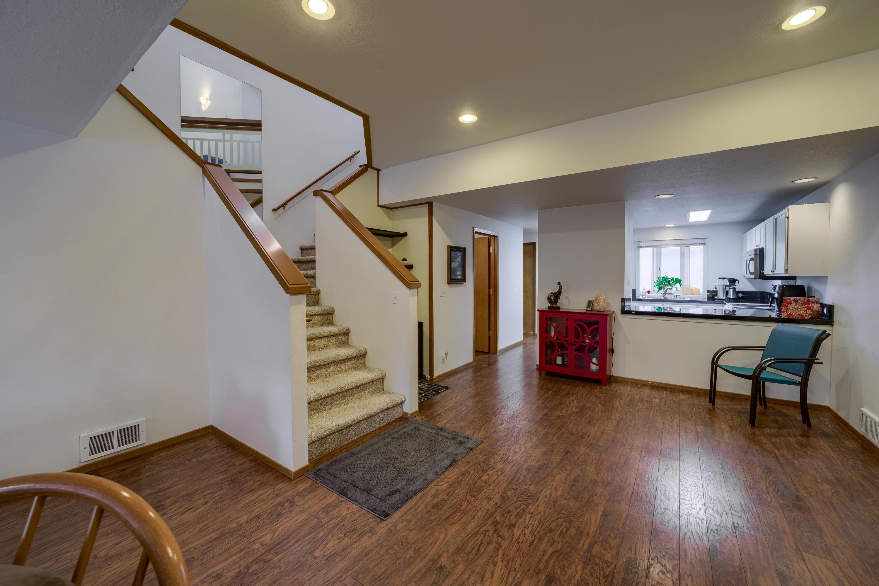 1050 NE Butler Market Road, Unit 11