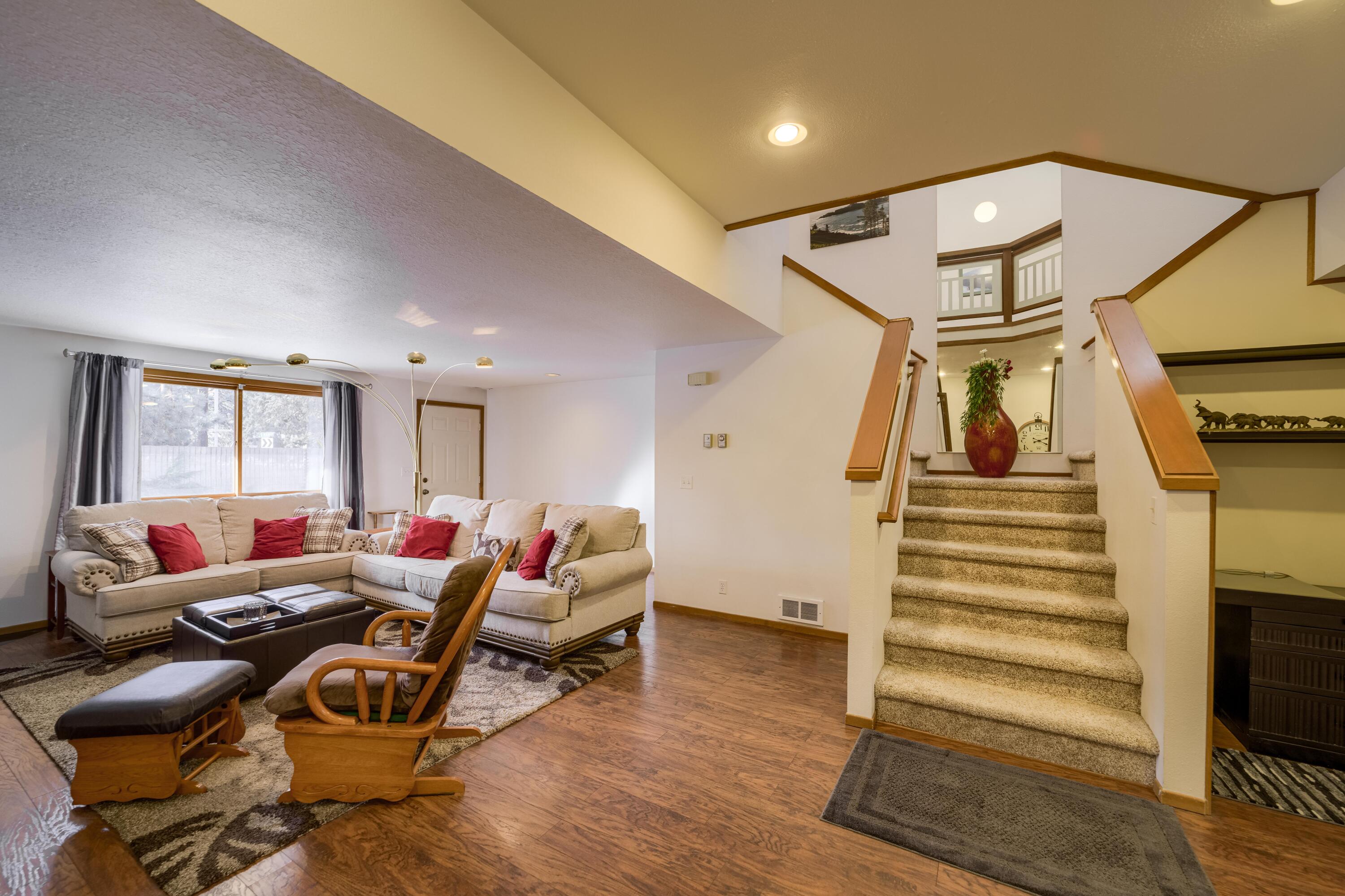 1050 NE Butler Market Road, Unit 11