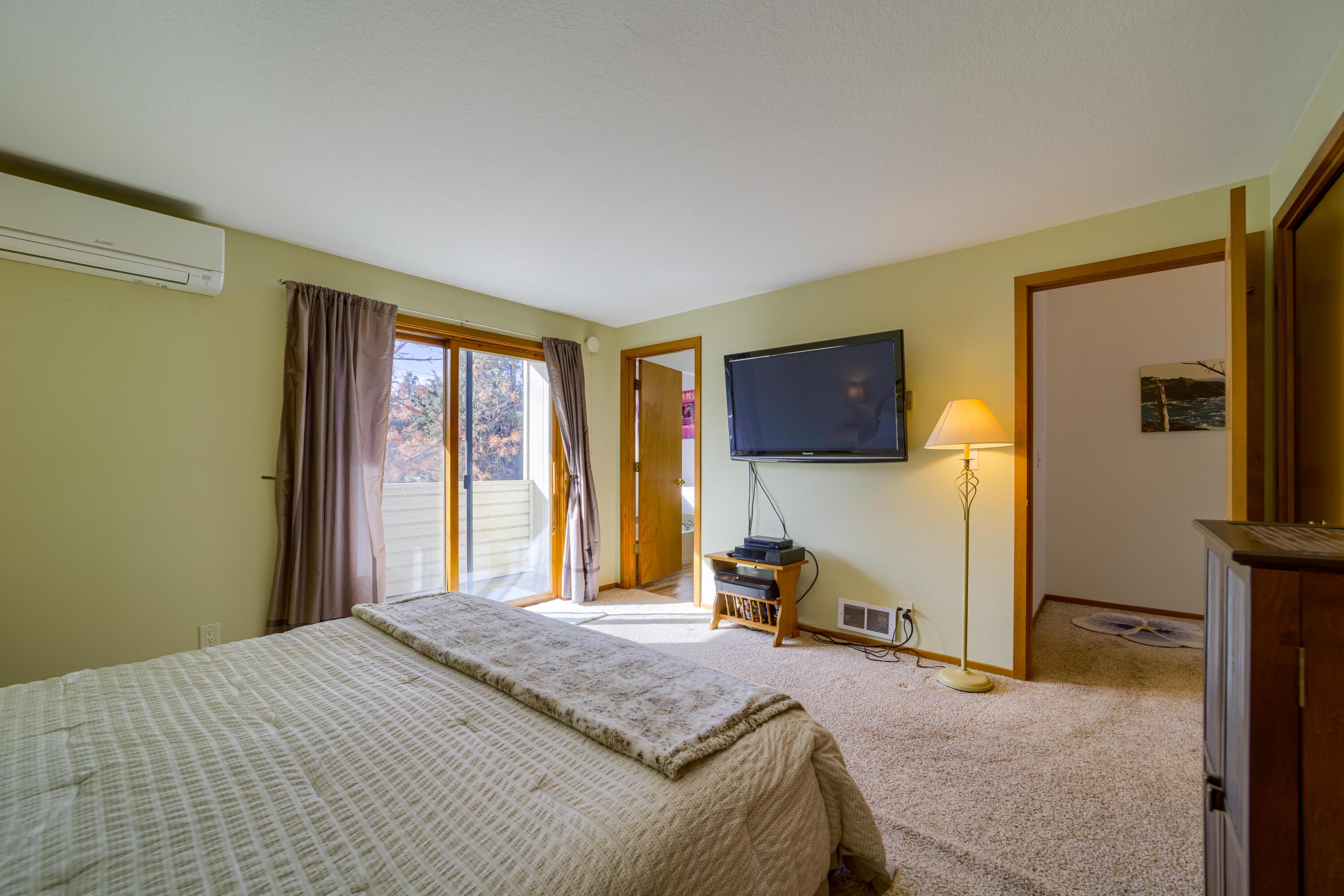1050 NE Butler Market Road, Unit 11