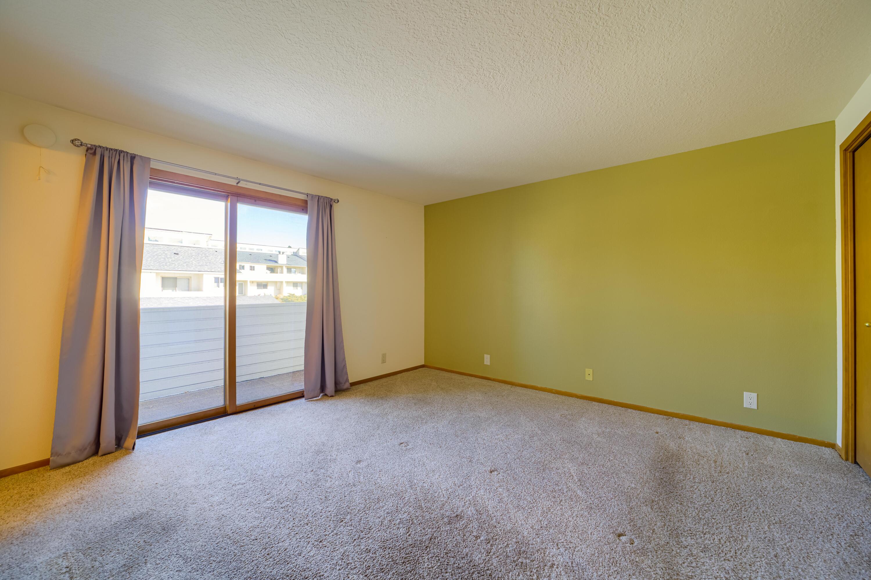 1050 NE Butler Market Road, Unit 11