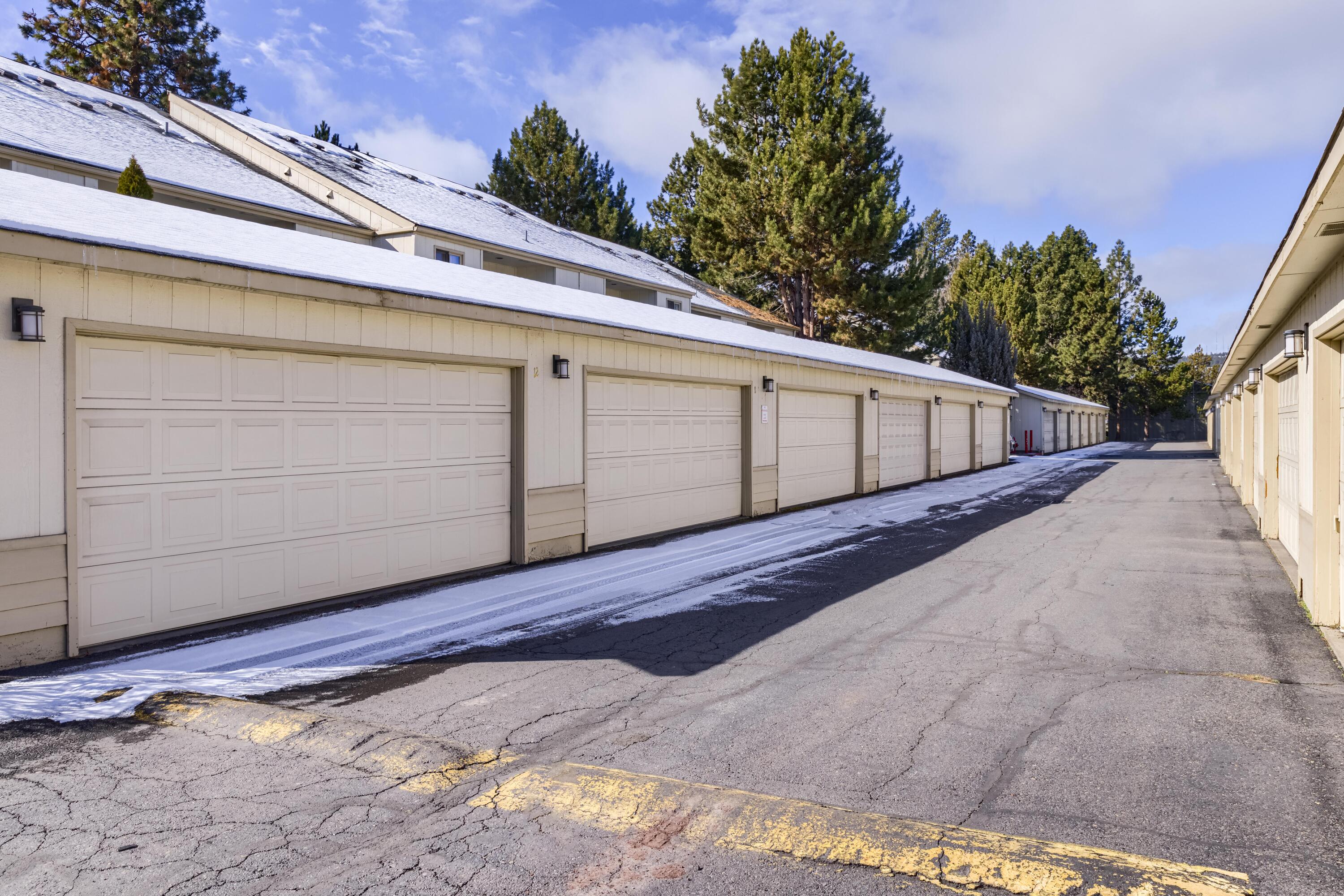 1050 NE Butler Market Road, Unit 11