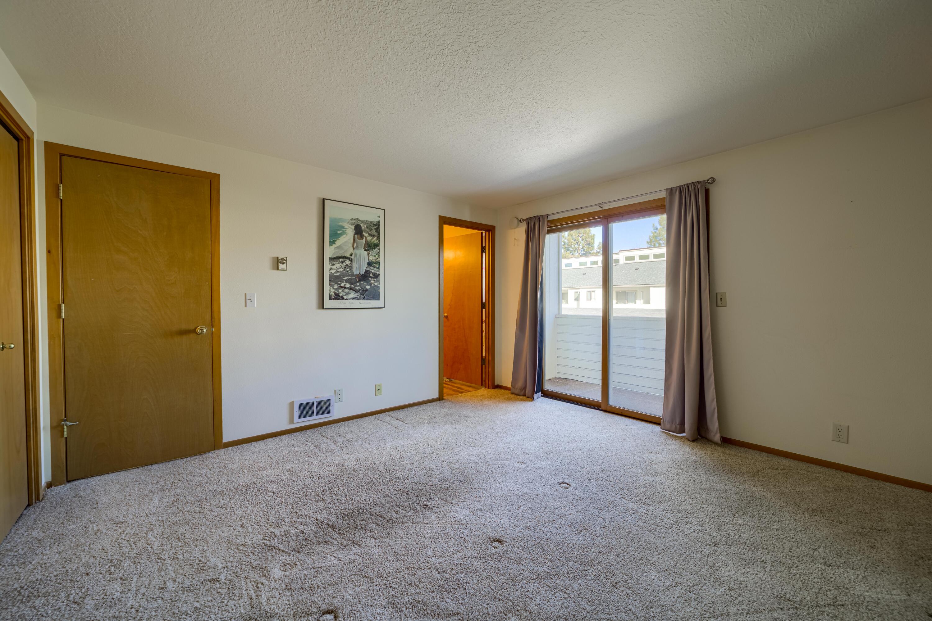 1050 NE Butler Market Road, Unit 11