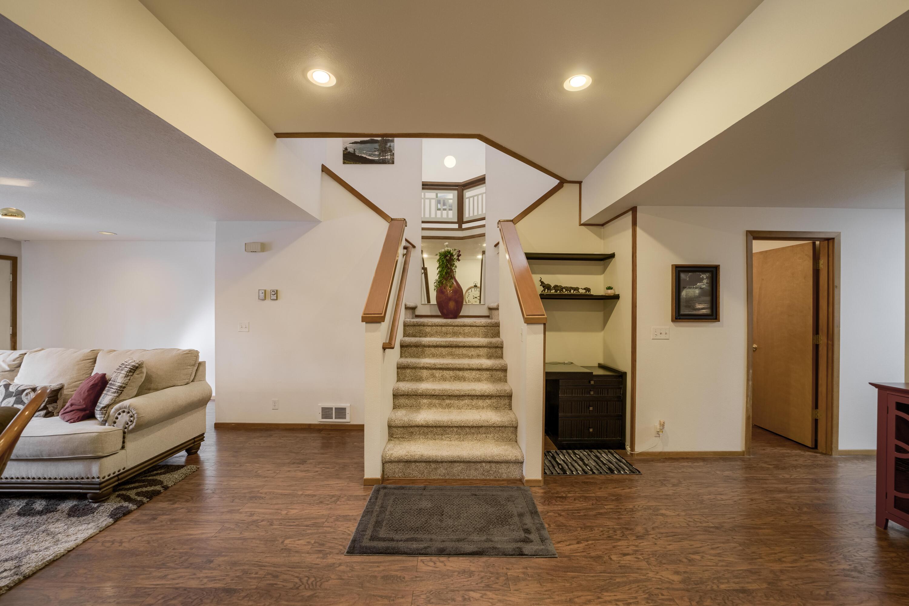 1050 NE Butler Market Road, Unit 11