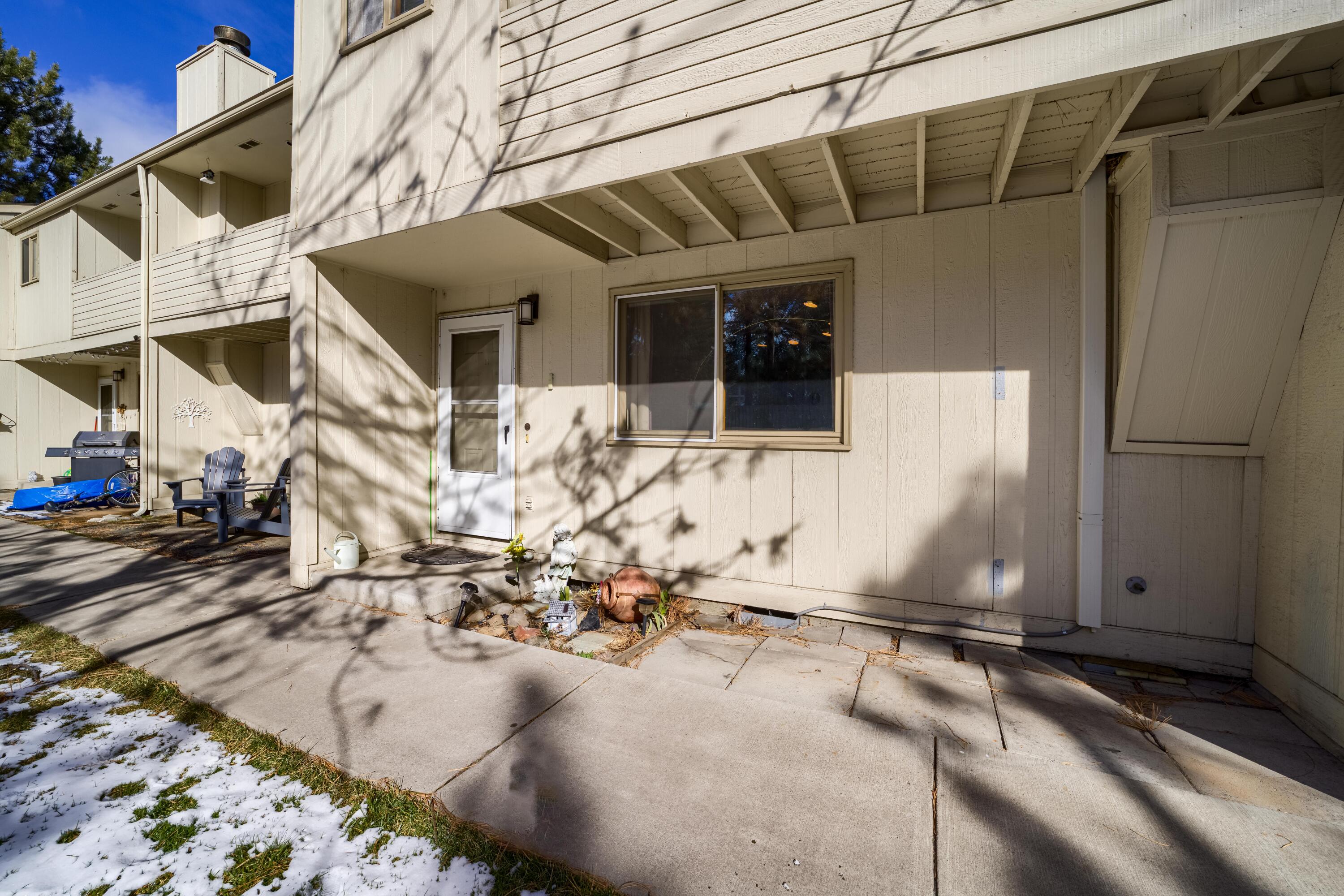 1050 NE Butler Market Road, Unit 11