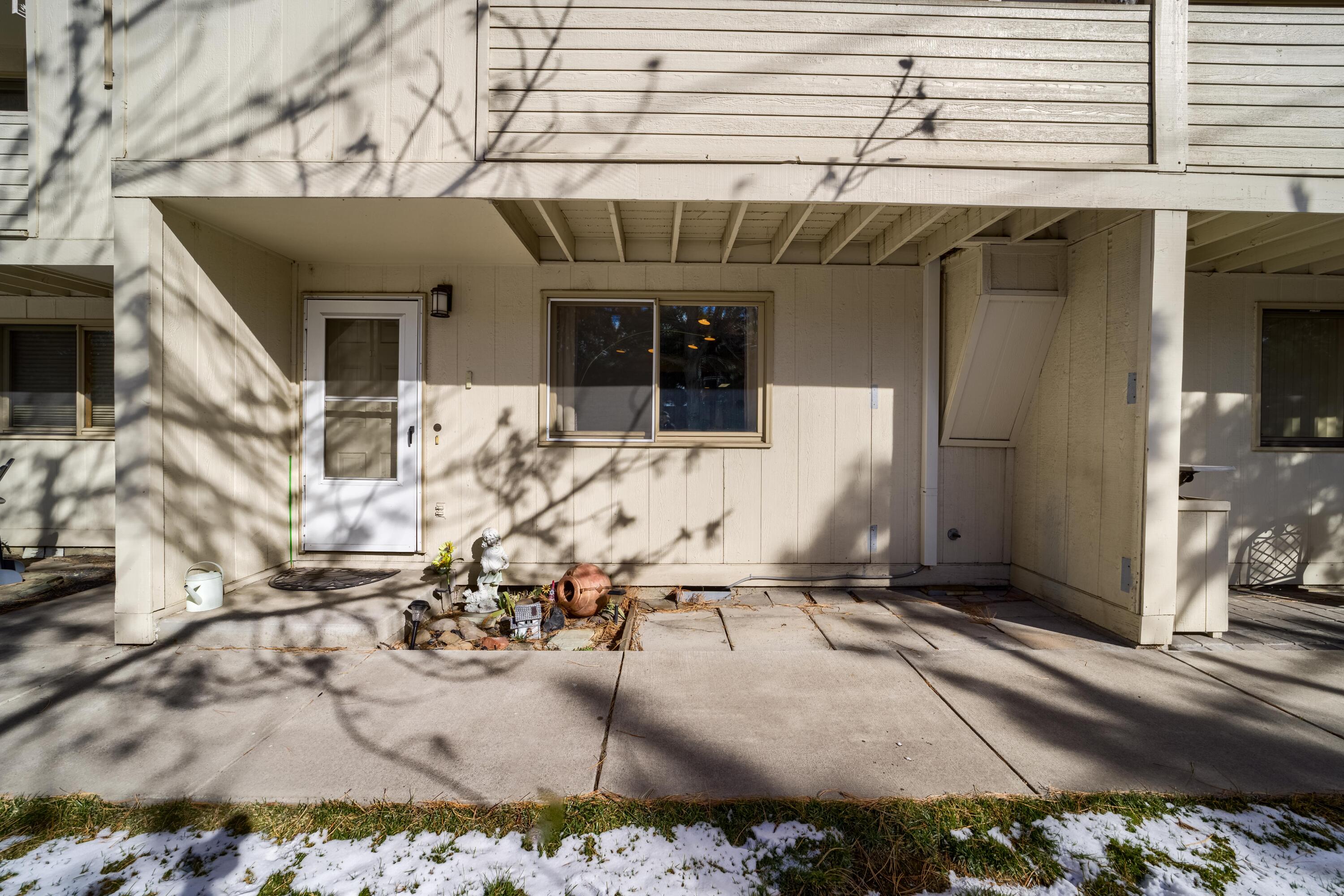 1050 NE Butler Market Road, Unit 11