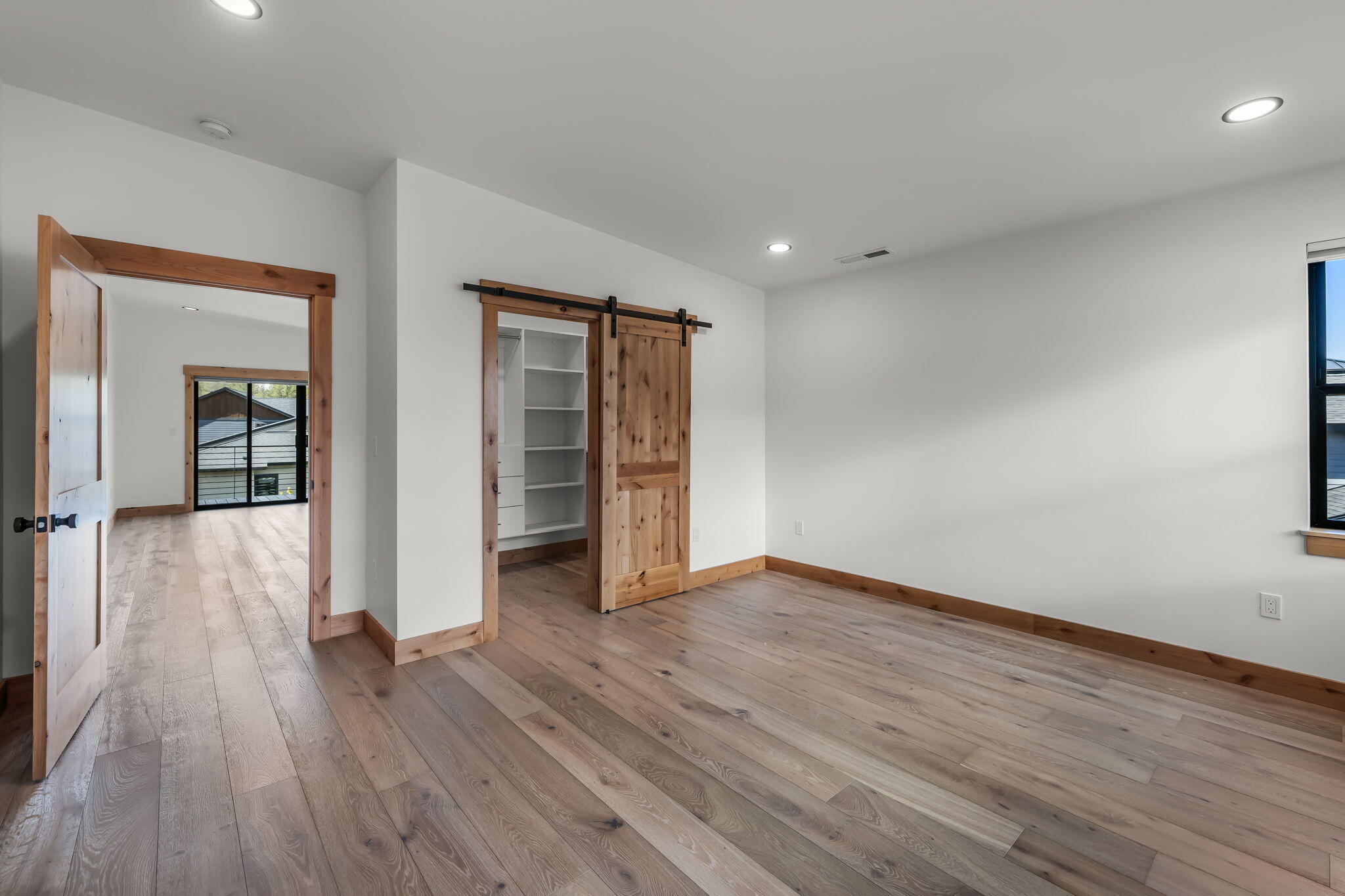 61194 SW Tippytoe Place