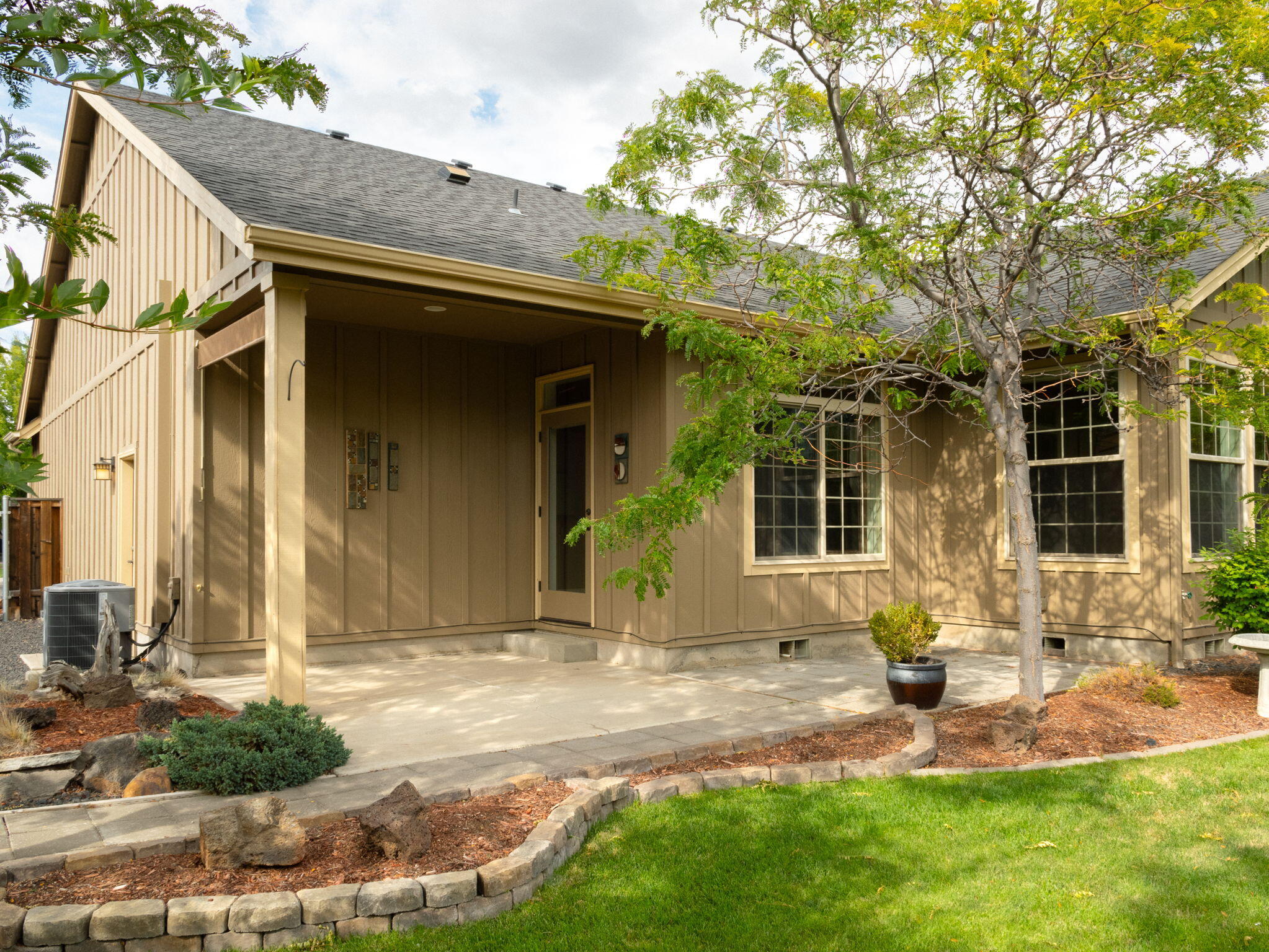 1624 NW Teakwood Lane