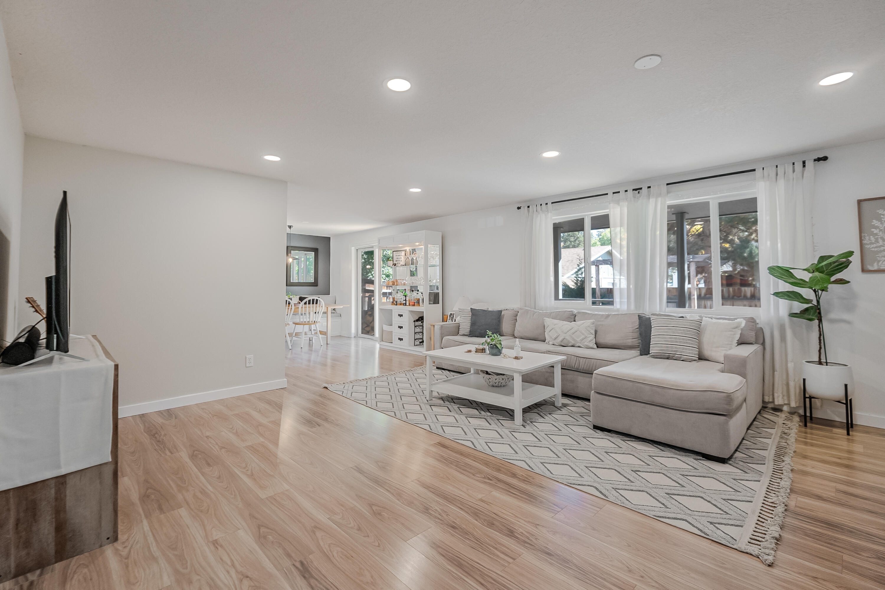 1847 NE Veronica Lane