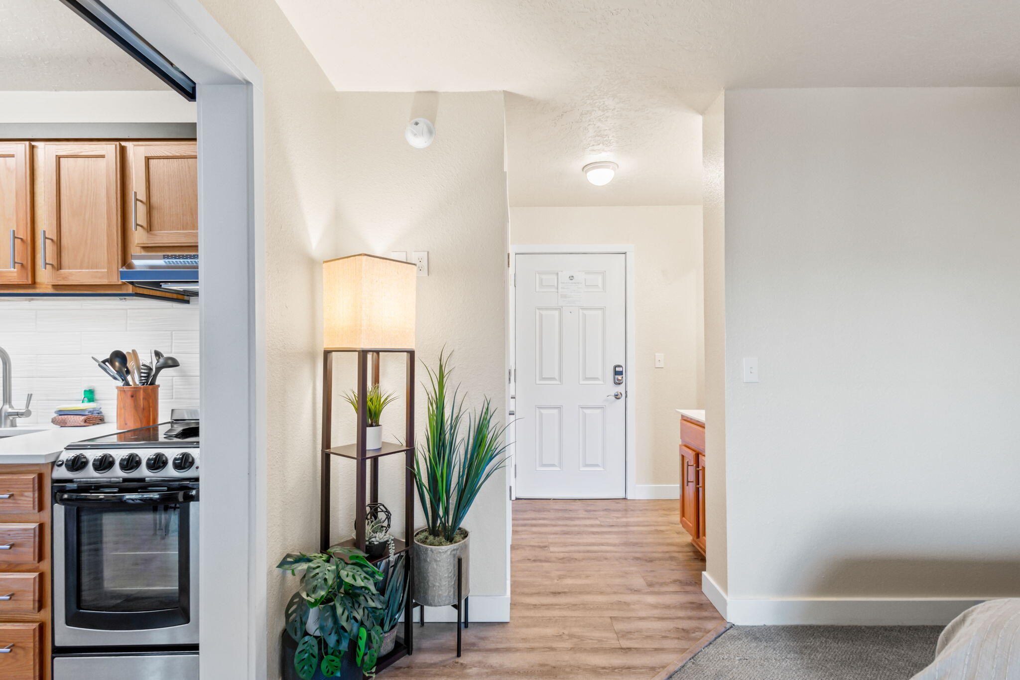 1565 NW Wall Street, 164-165