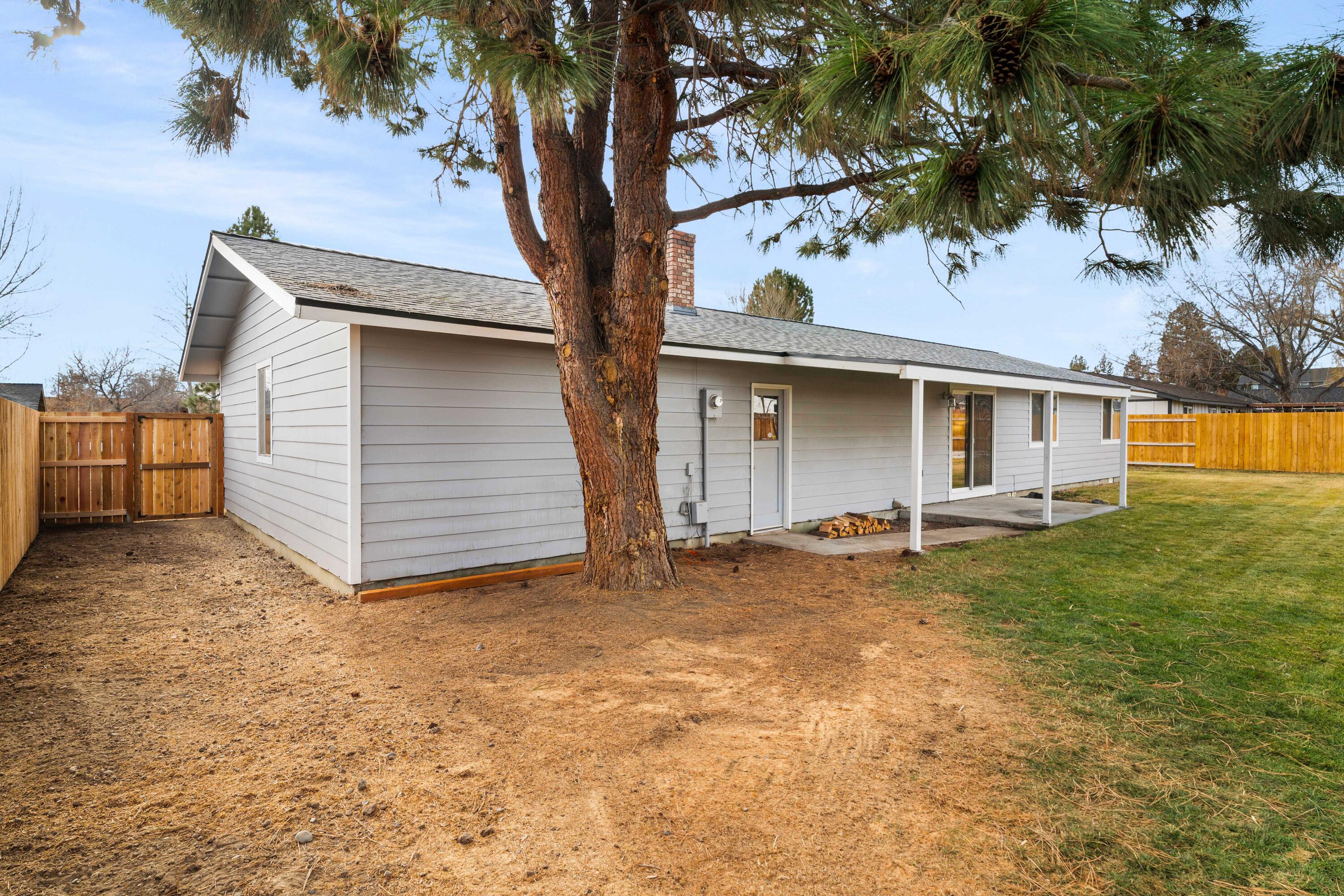 2673 SW Evergreen Avenue