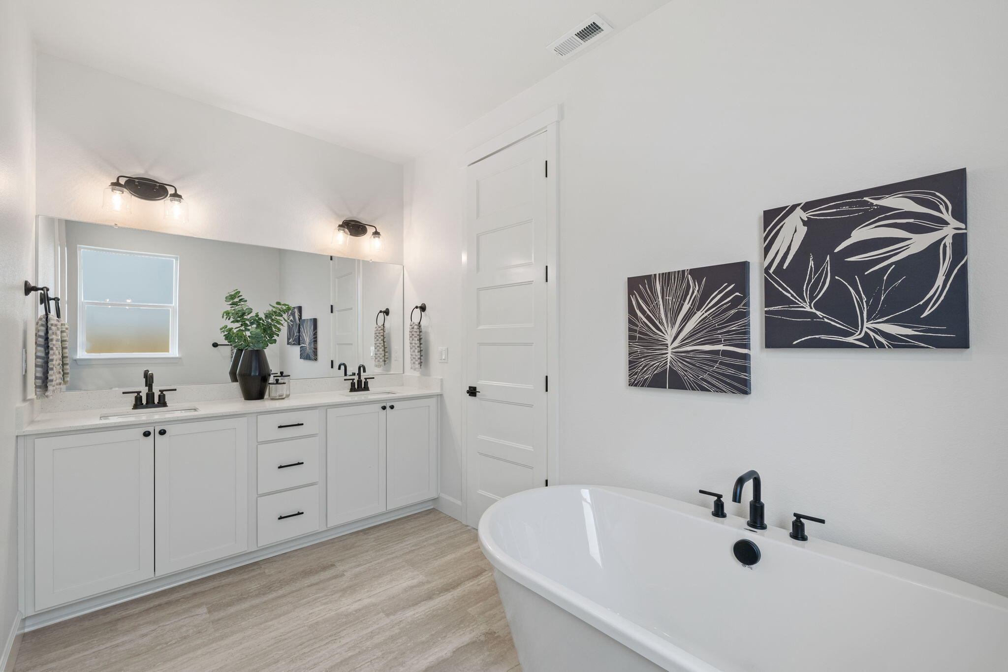 2890 NE Pinnacle Place, Lot #19