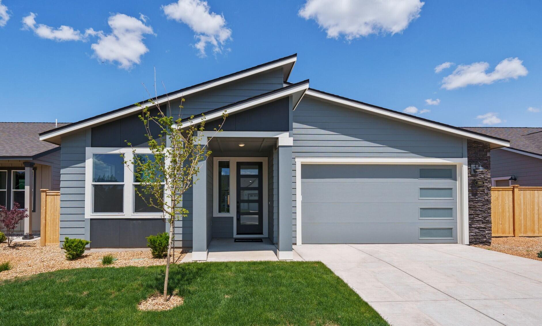 2890 NE Pinnacle Place, Lot #19