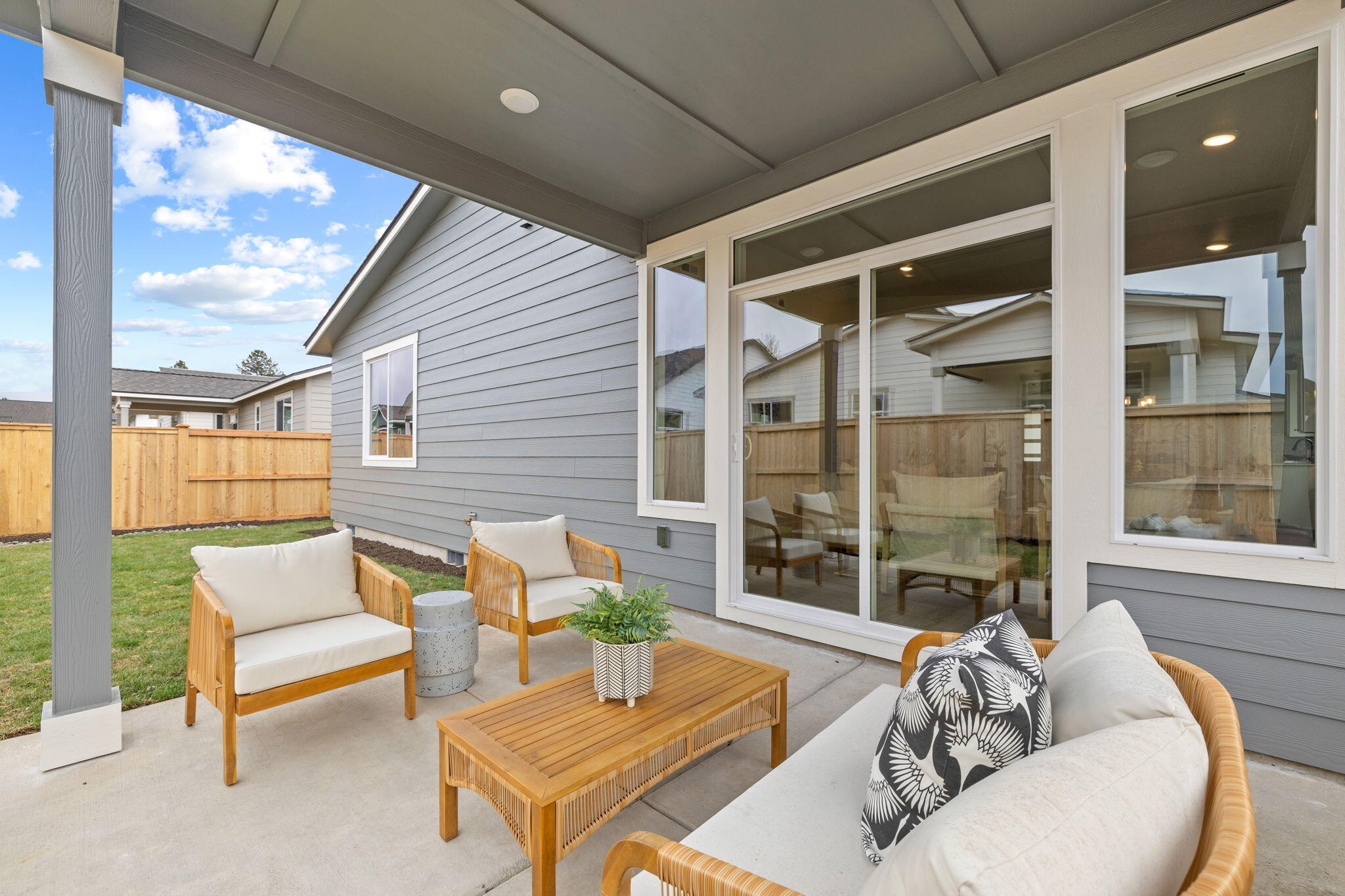2890 NE Pinnacle Place, Lot #19