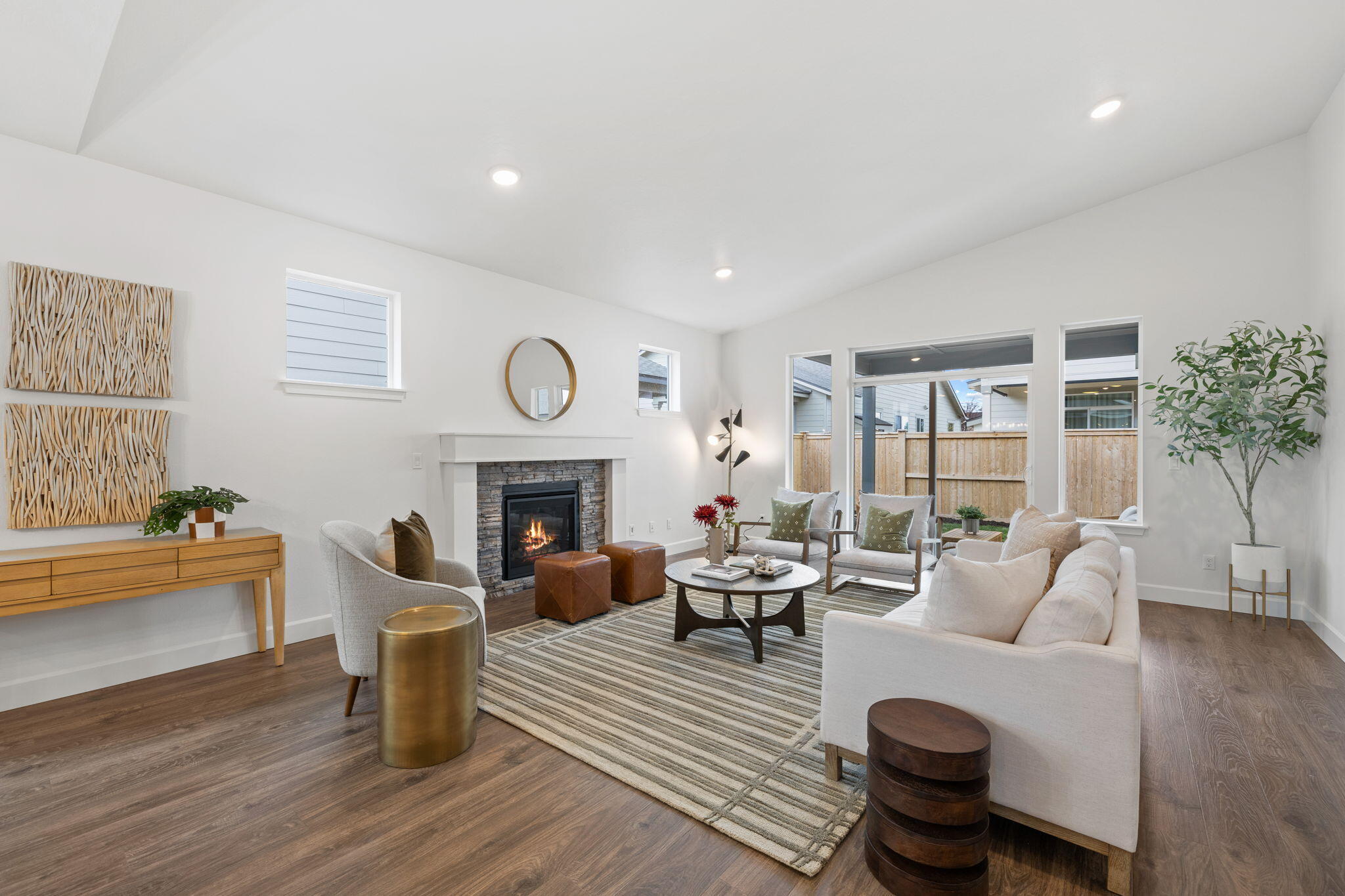 2890 NE Pinnacle Place, Lot #19