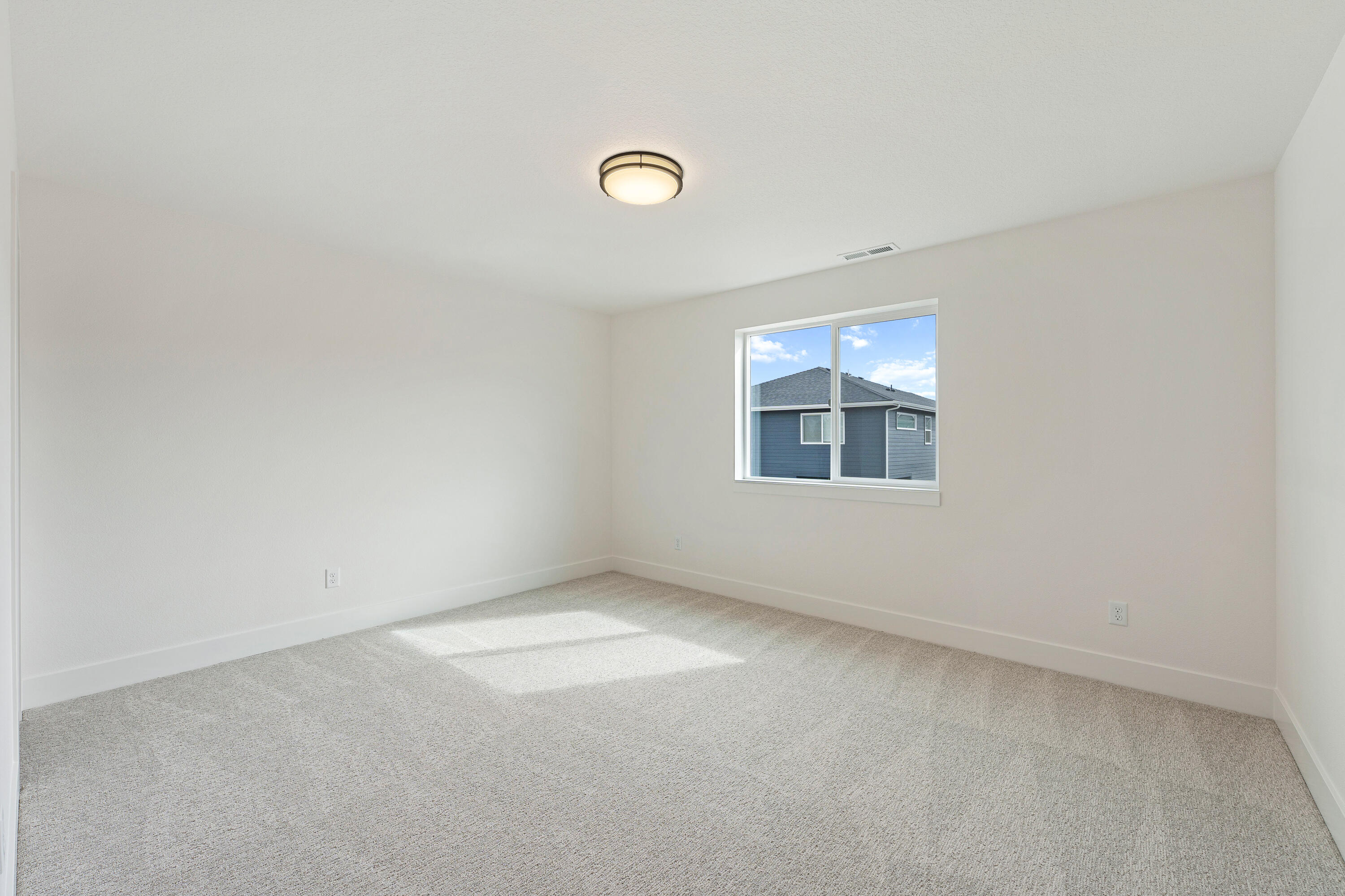 2761 NE Rainier Drive, Lot 32