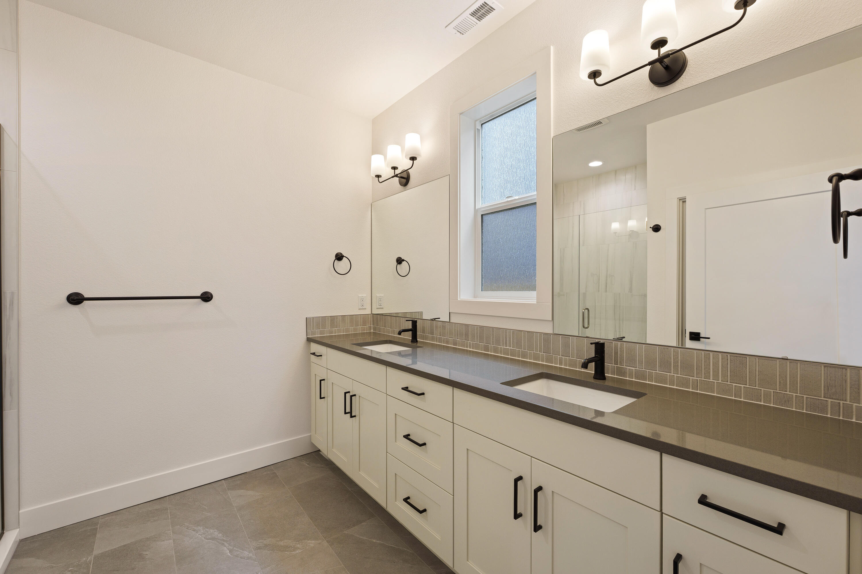 2761 NE Rainier Drive, Lot 32