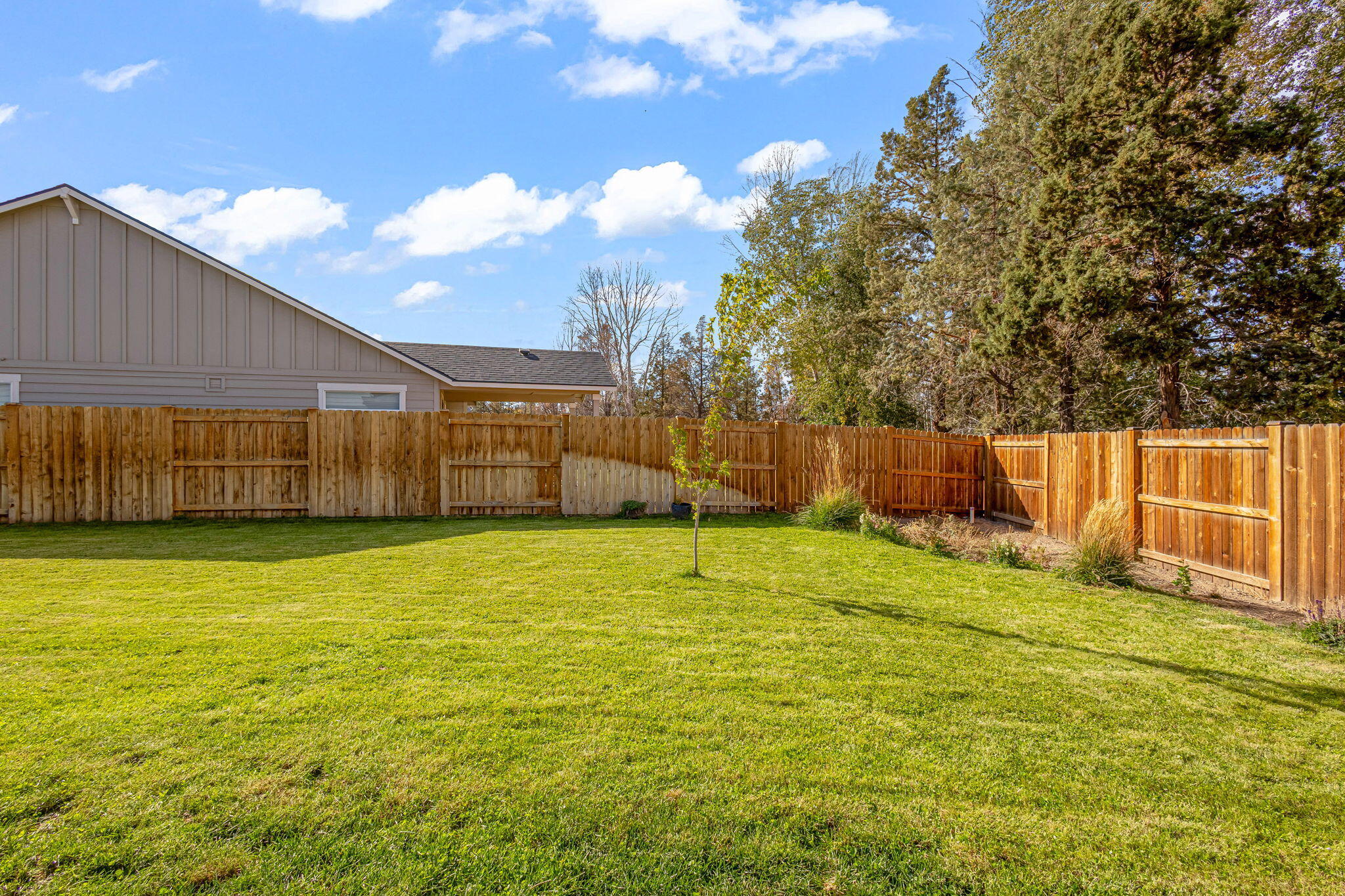 2535 NW Upas Way