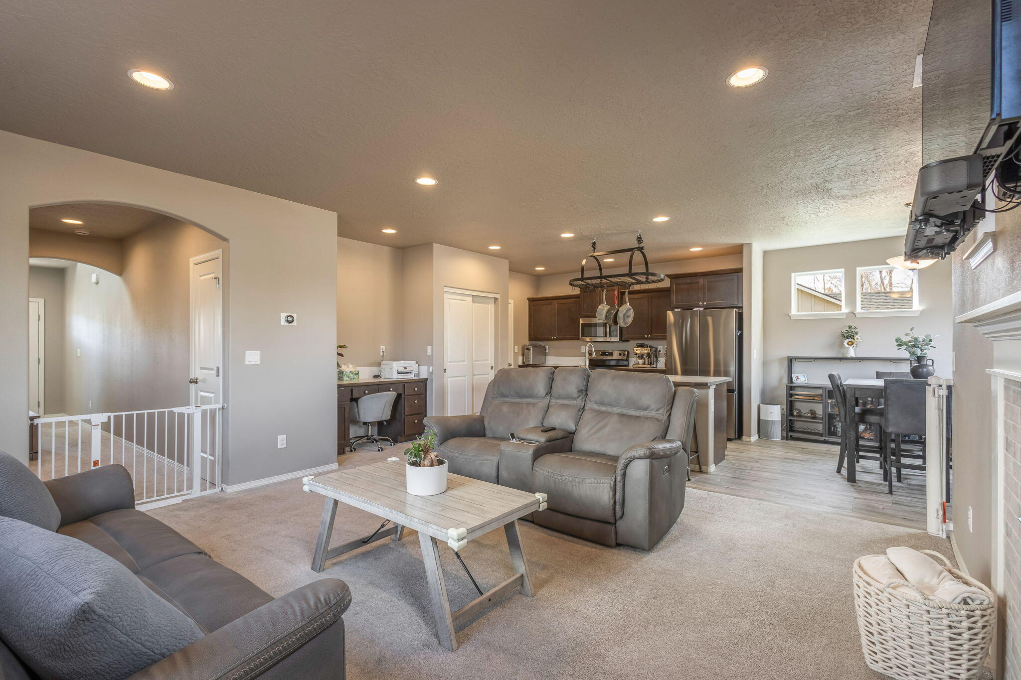 2535 NW Upas Way
