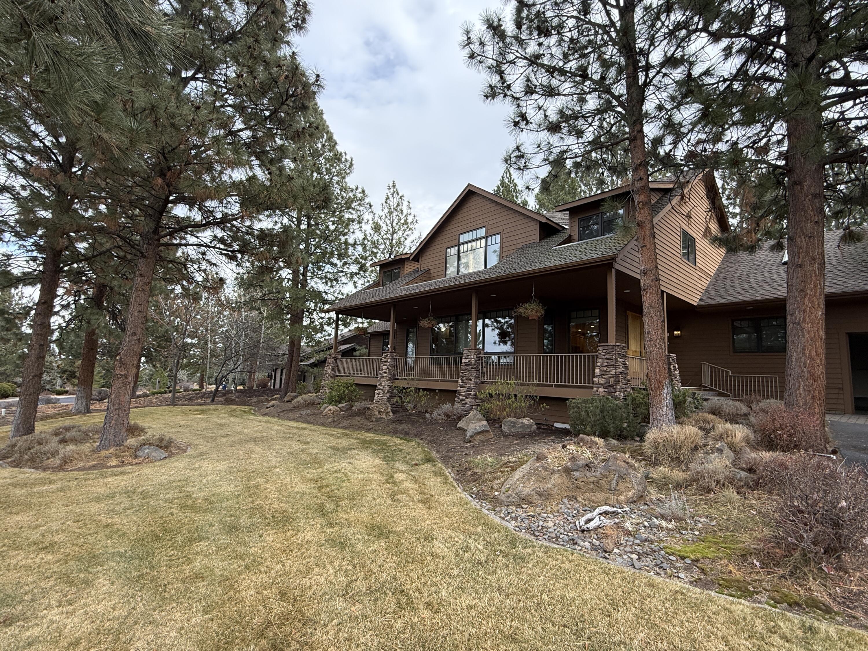 3338 NW Windwood Way