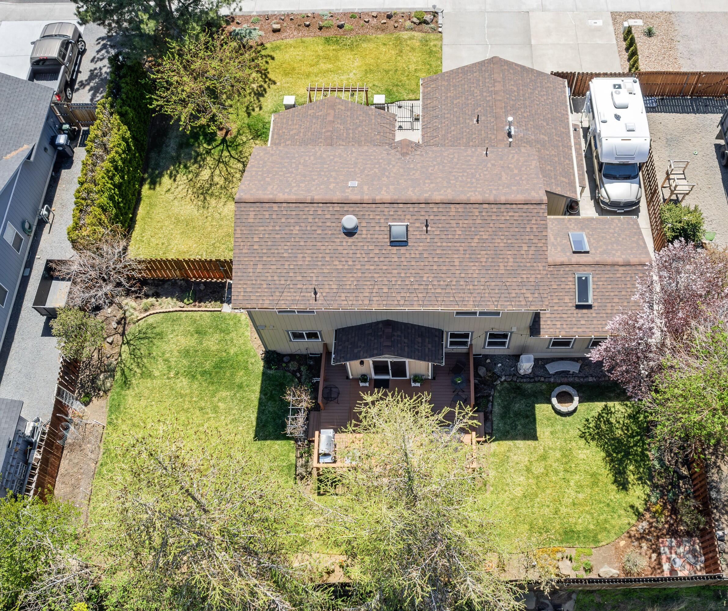 3030 NE Stanton Avenue