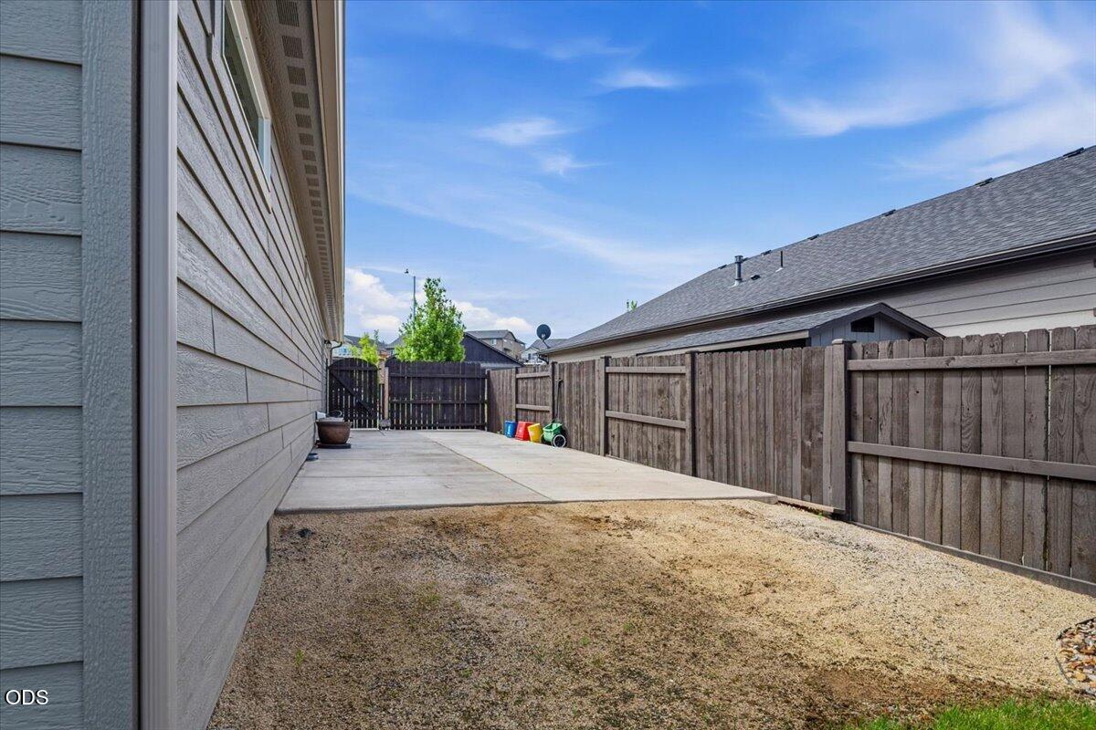 4433 SW Majestic Avenue