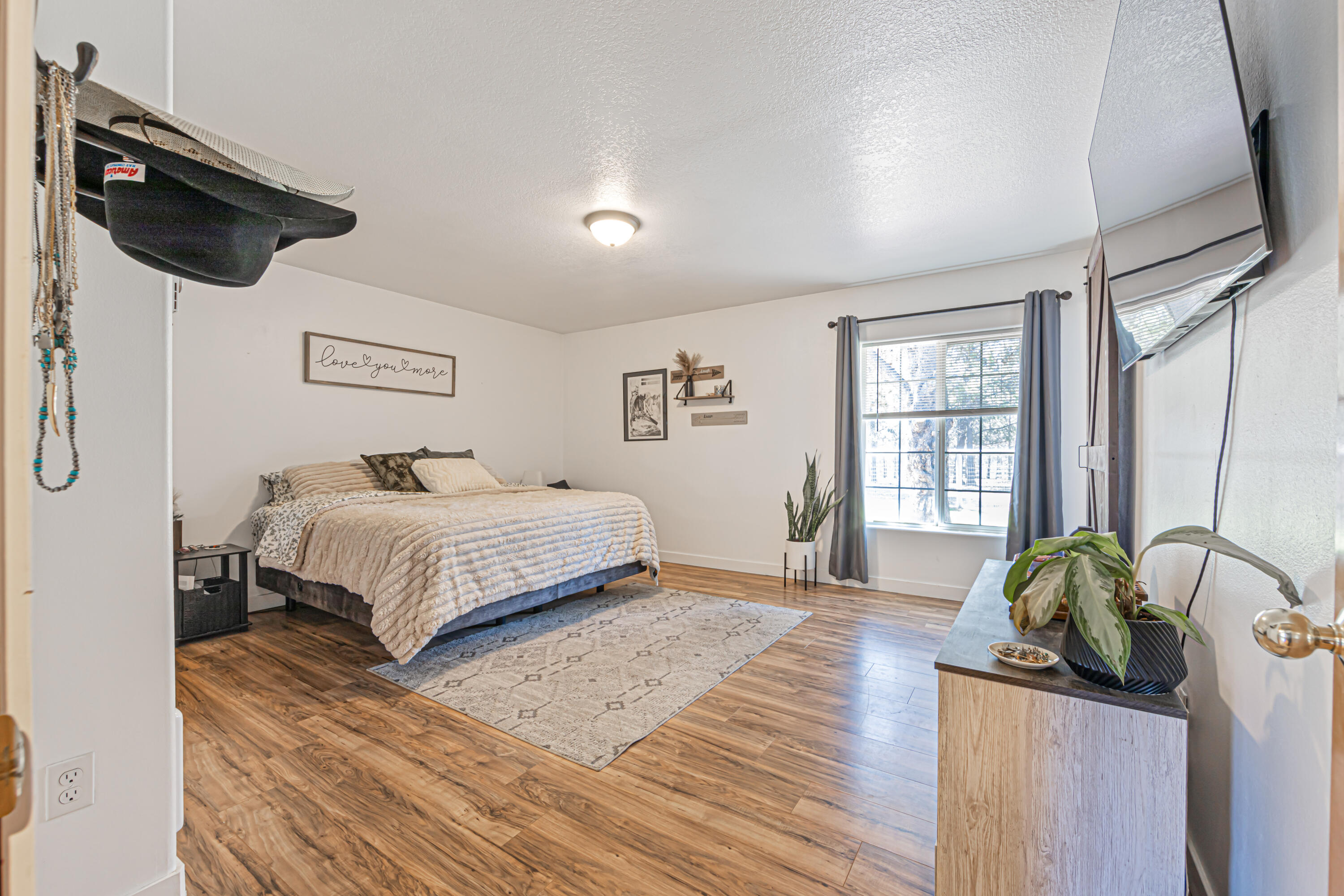15935 Woodchip Lane