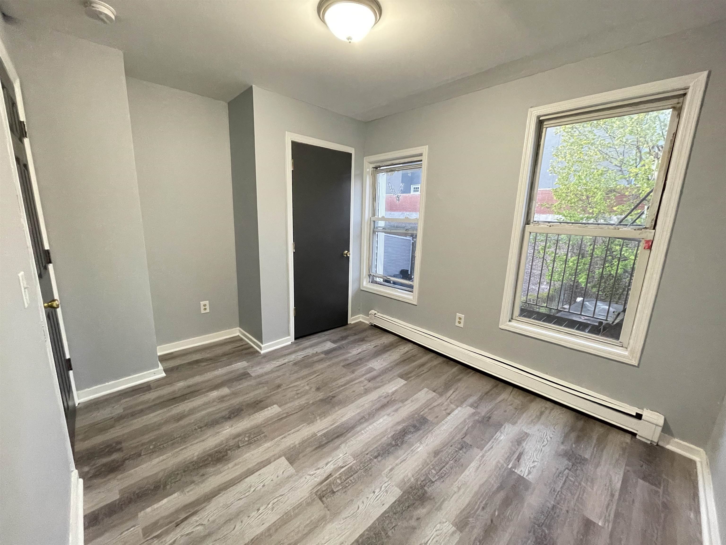 74 HUTTON ST Unit: 3F