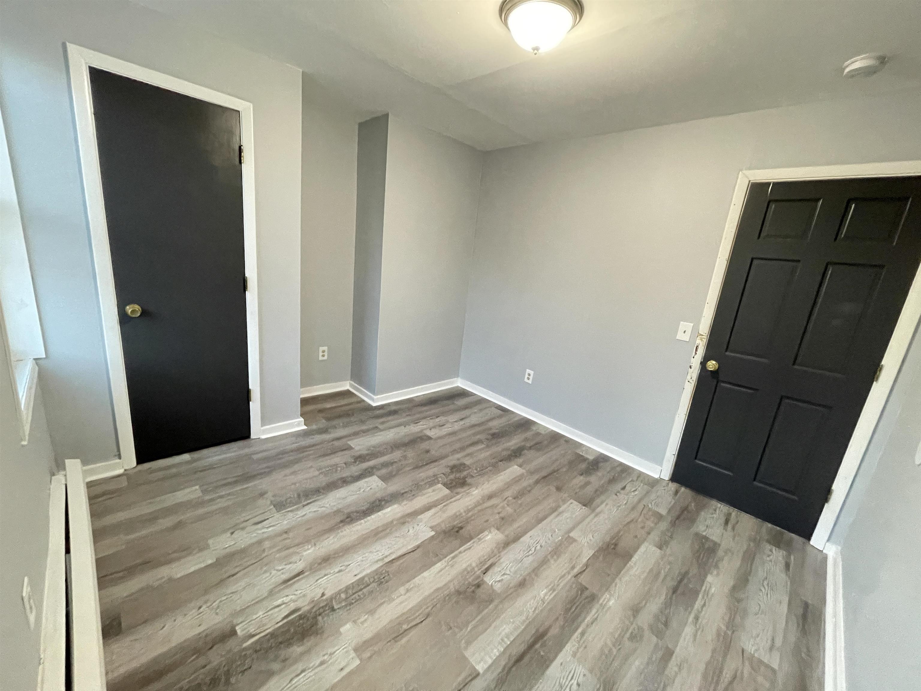 74 HUTTON ST Unit: 3E