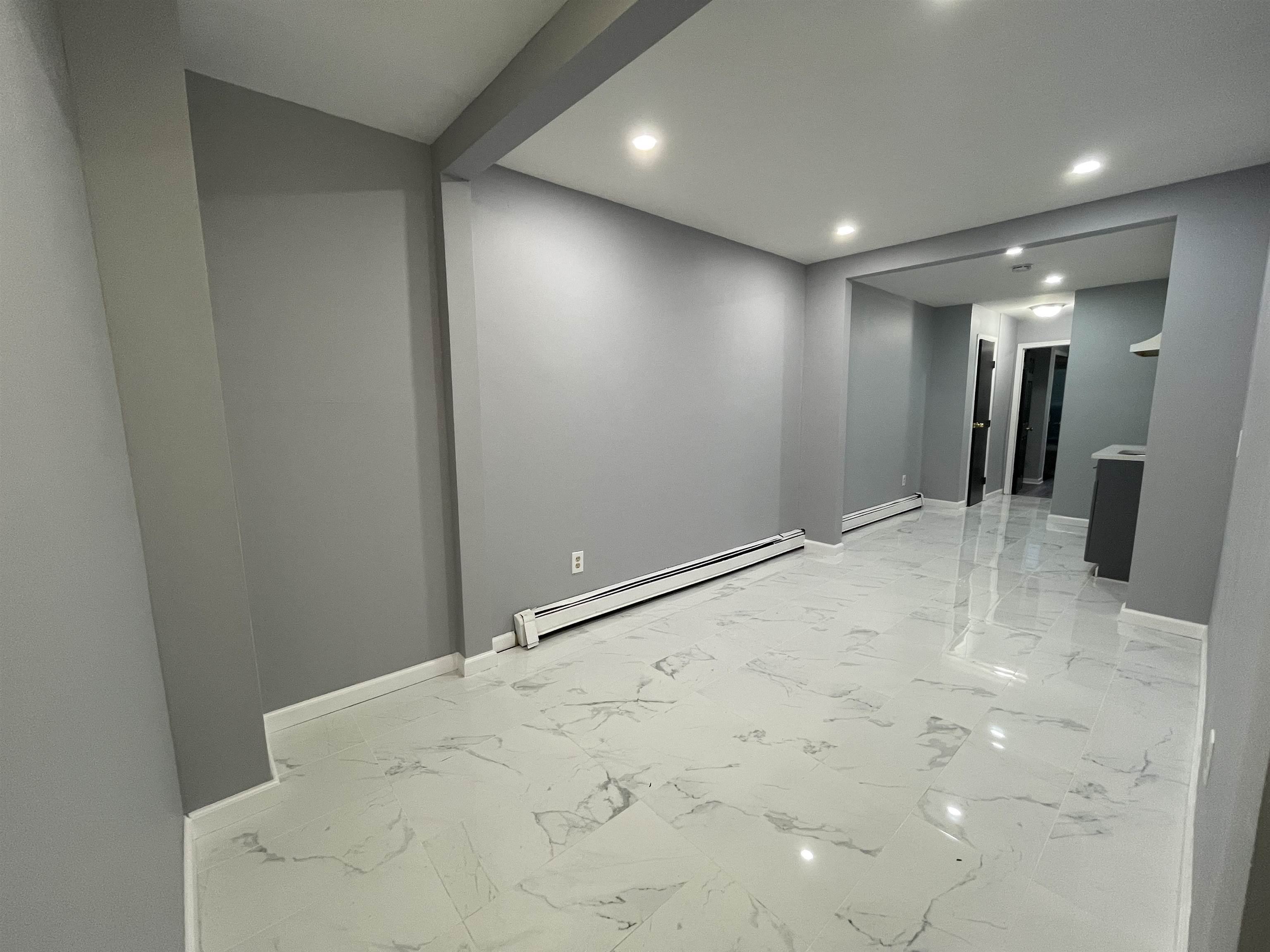 74 HUTTON ST Unit: 3E