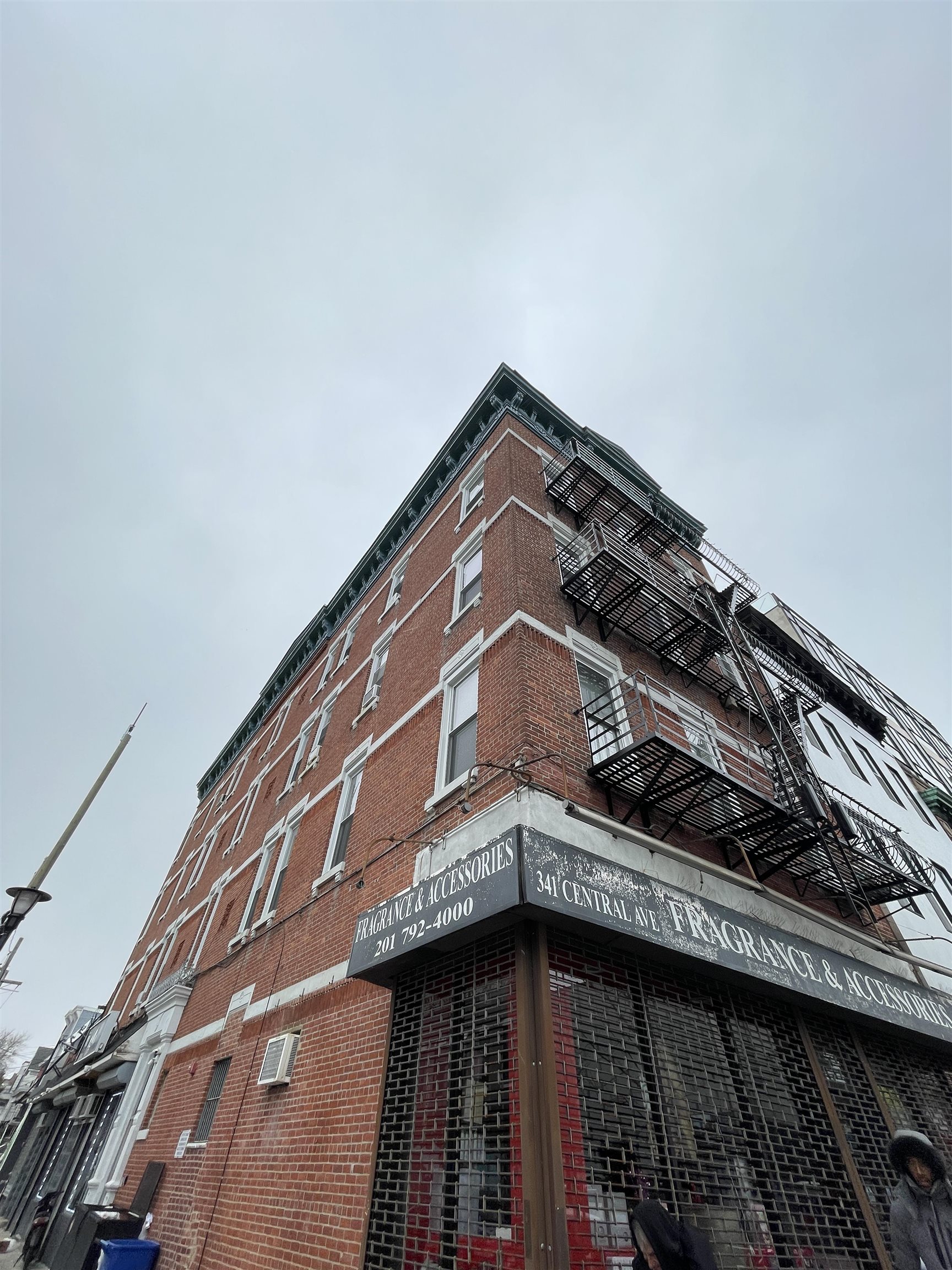 341 CENTRAL AVE Unit: 1B