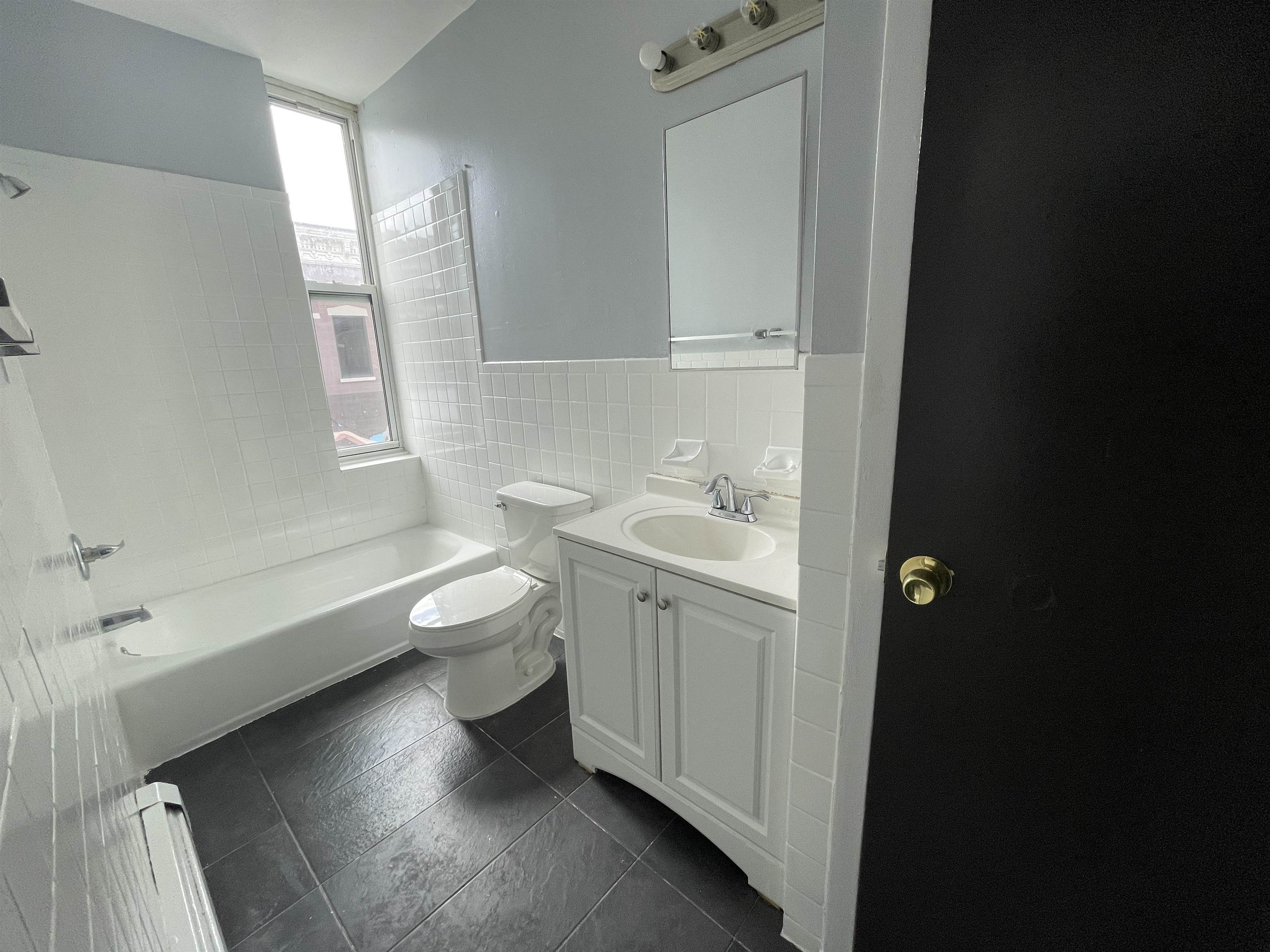 341 CENTRAL AVE Unit: 1B