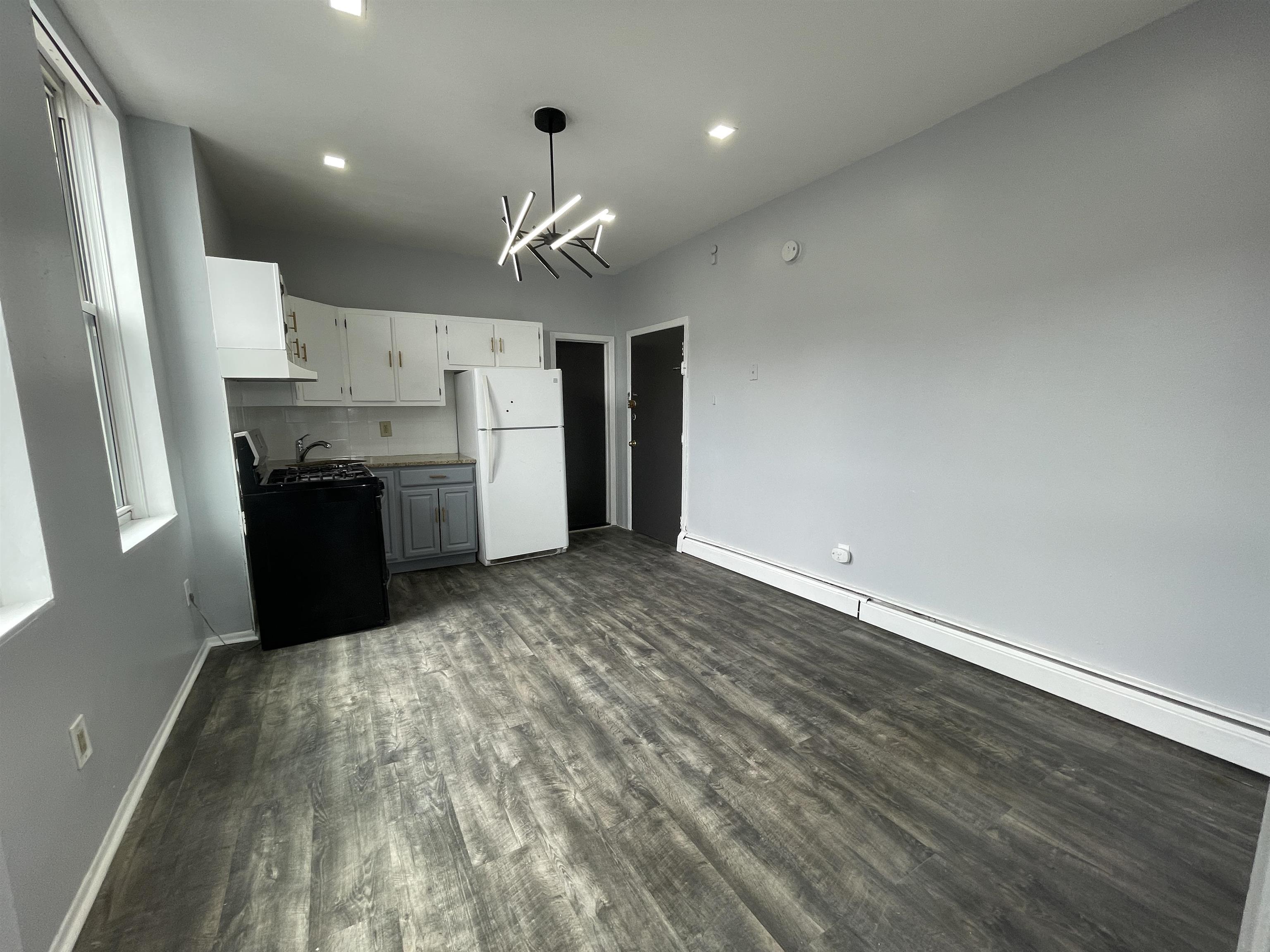341 CENTRAL AVE Unit: 1B