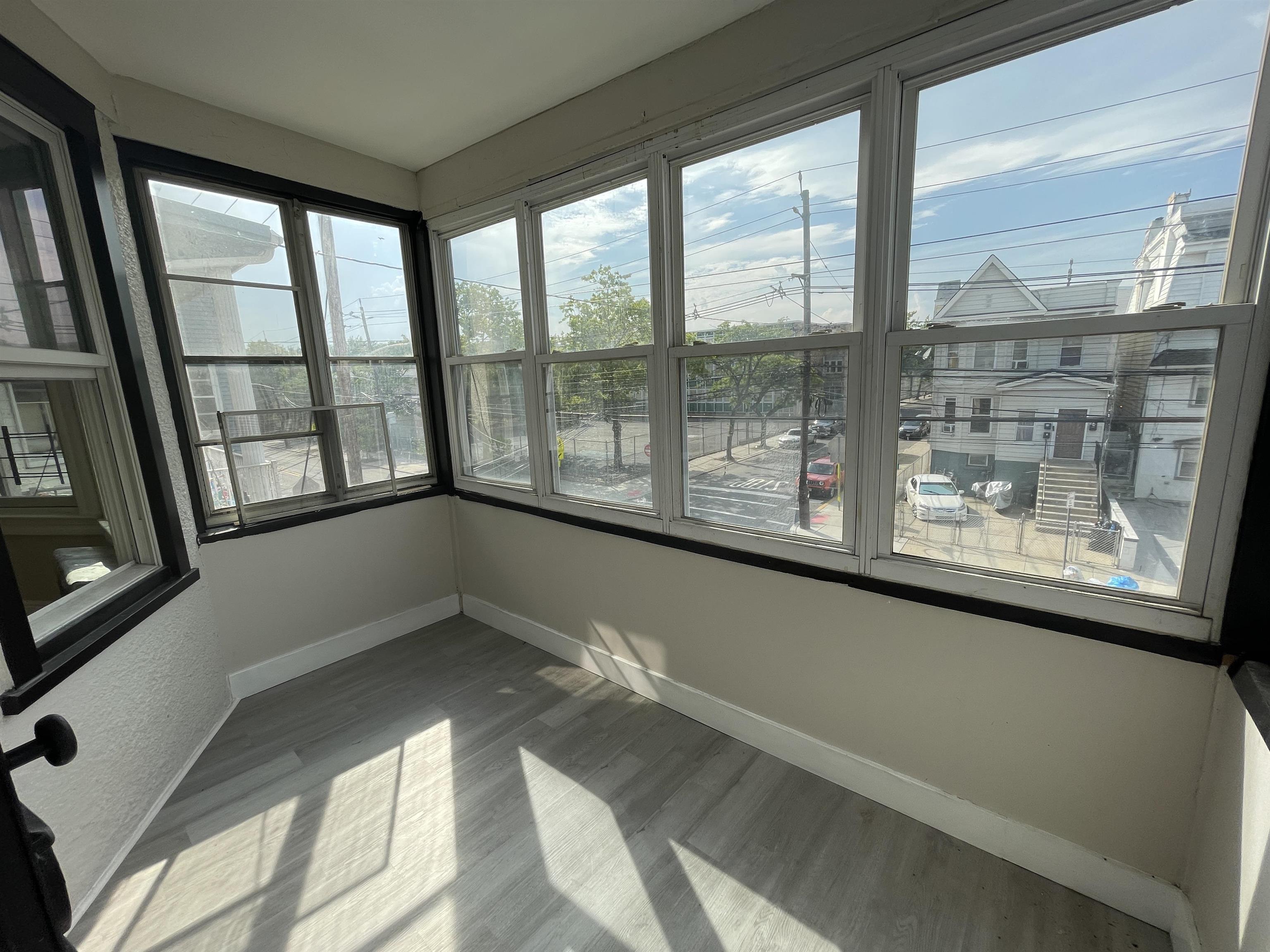 164 GARFIELD AVE