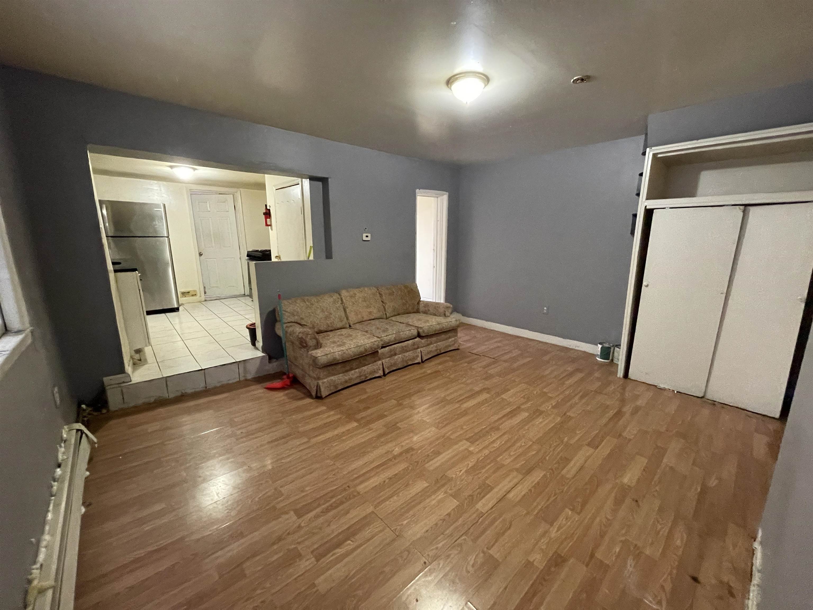 434 MALLORY AVE